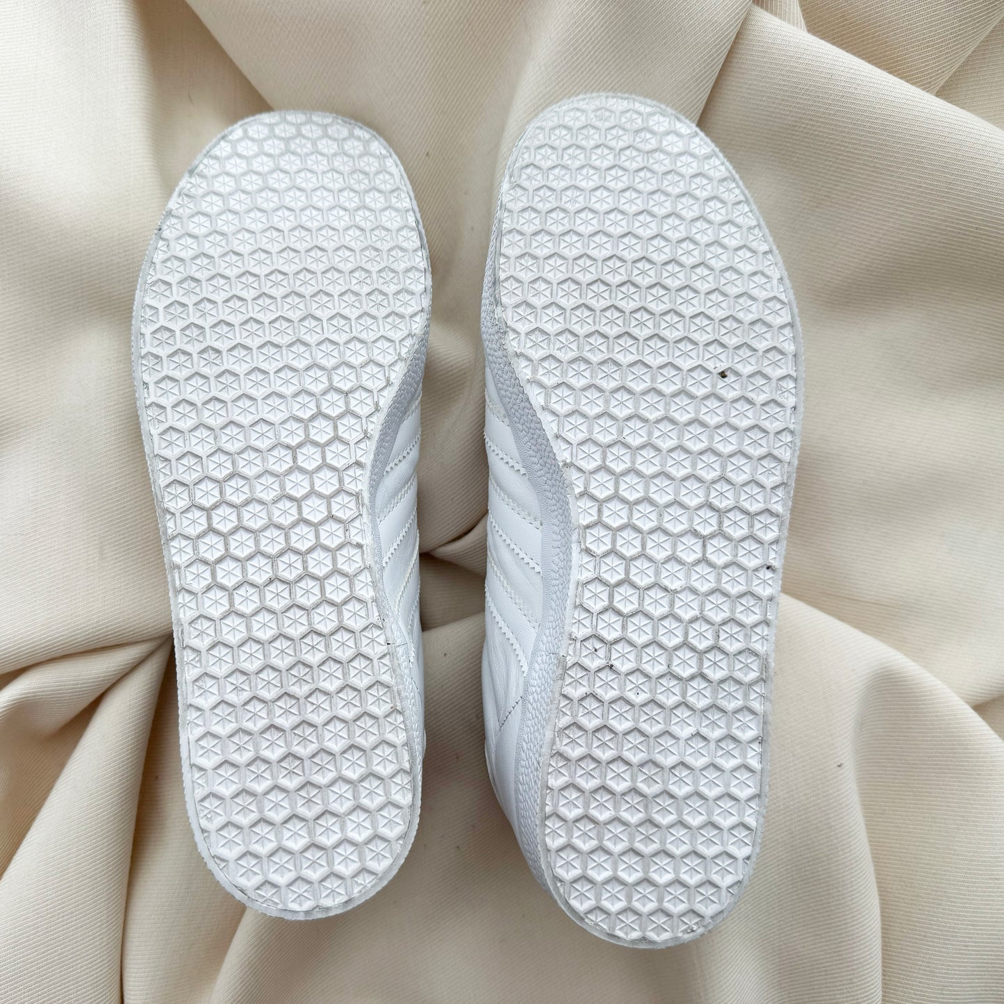 Adidas Gazelle Sneaker in White, size 7 mens/8.5 womens