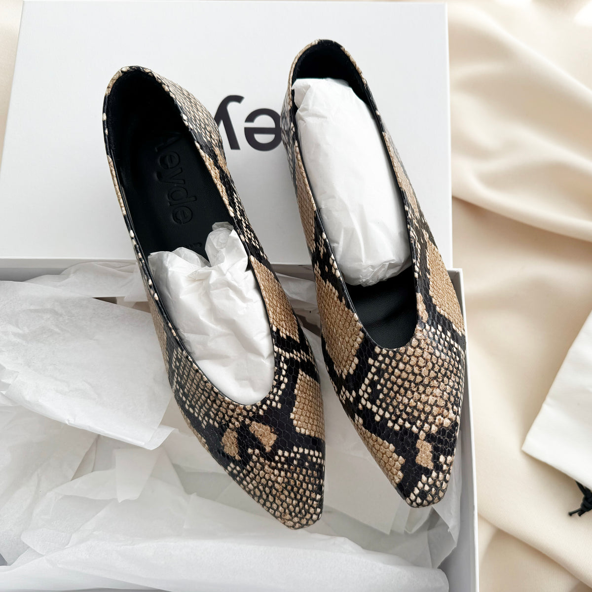 Aeyde "Betty" Snake Print Flats in "Hazelnut", size 38