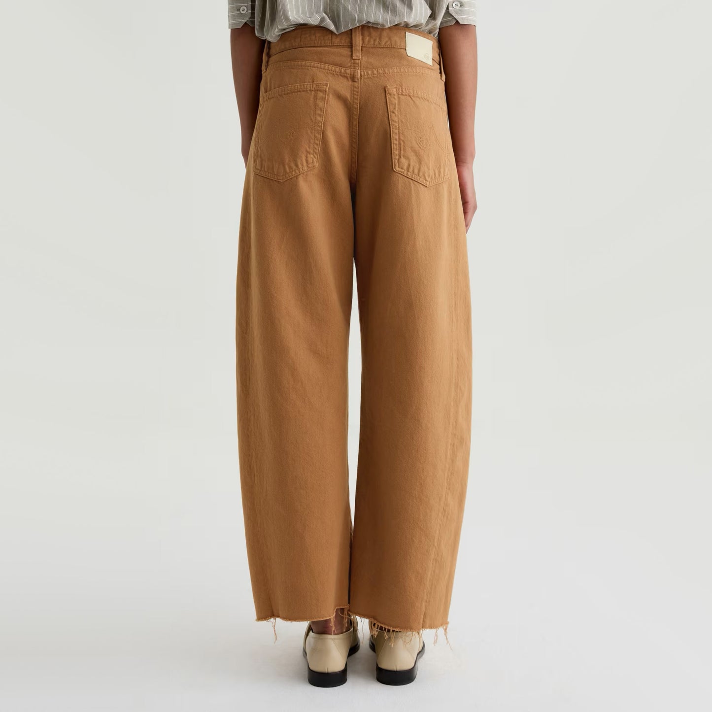 AG "Hattie Crop" Barrel Leg Jean in "Ginger", size 28