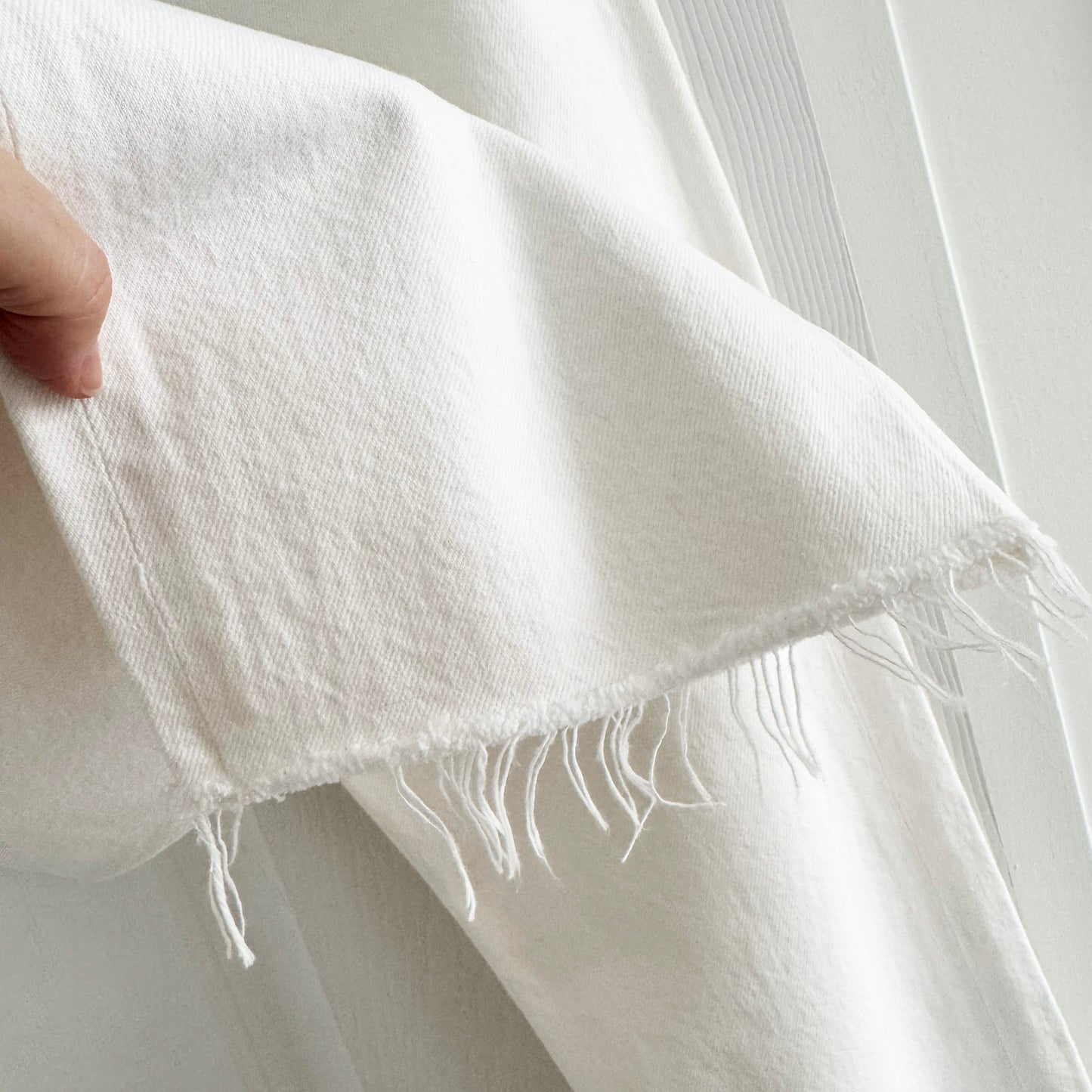 AGOLDE "90s Crop" Jean in "Element" White, size 29