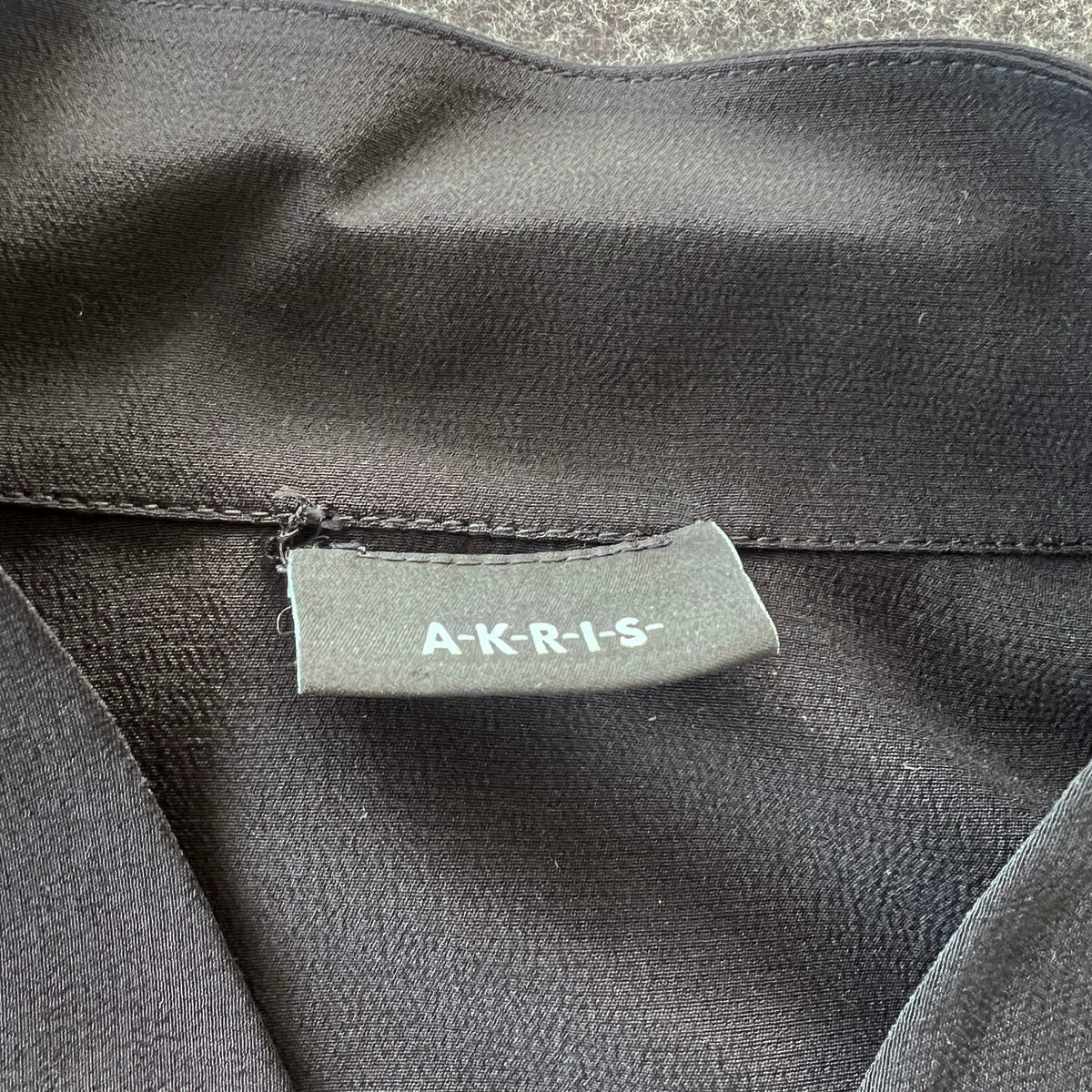 Akris Silk Long Sleeve Silk Blouse in Black, size 10 (fits like size 8)