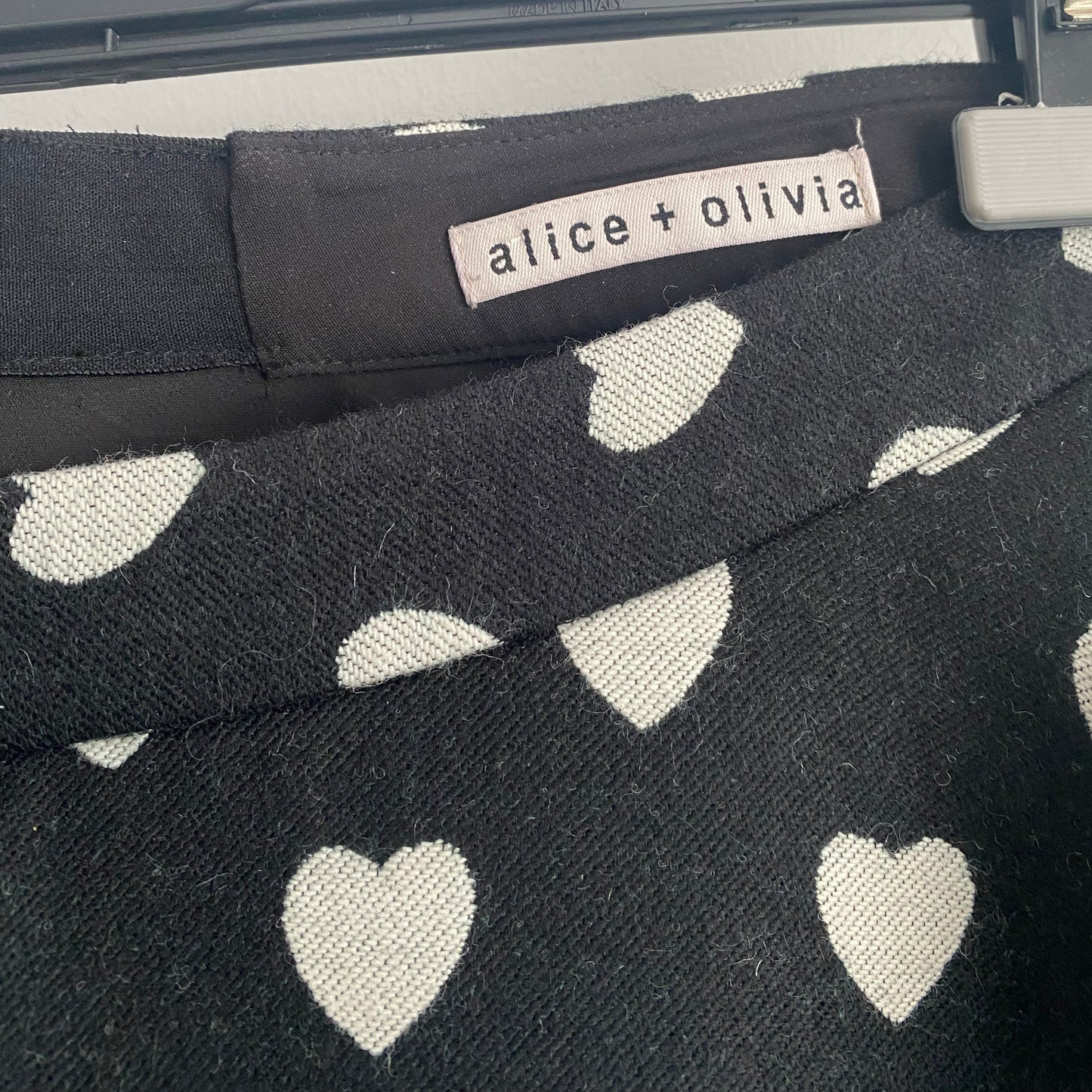 Alice & Olivia Hearts Print Skirt, size 6??