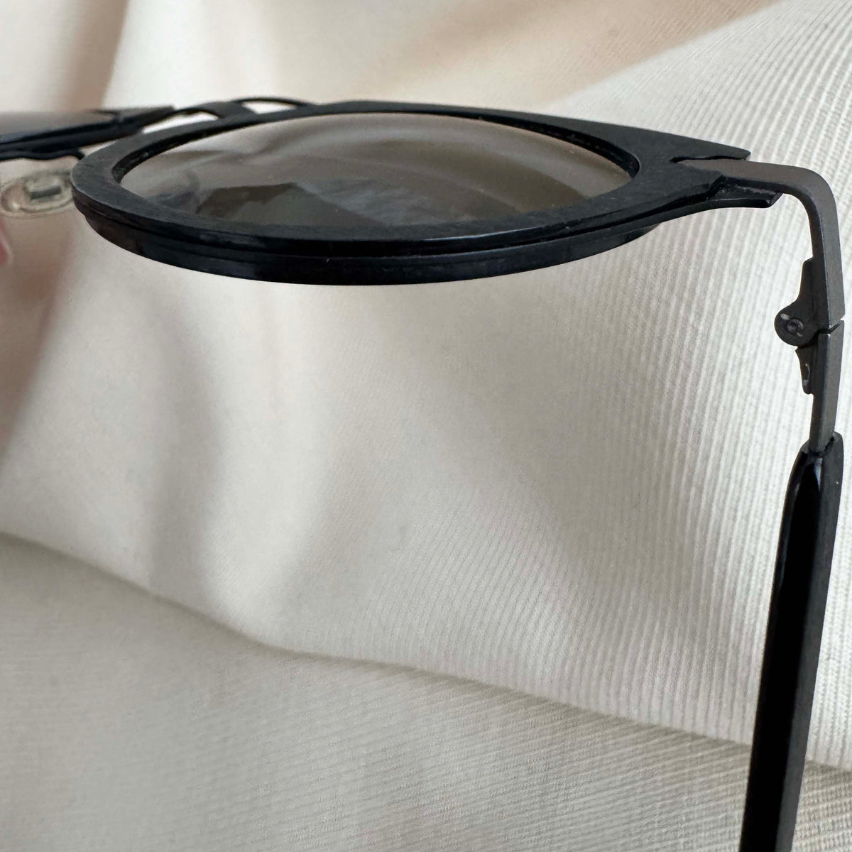 Anne et Valentin "SHERMAN" Aviator Sunglasses in Black/Grey