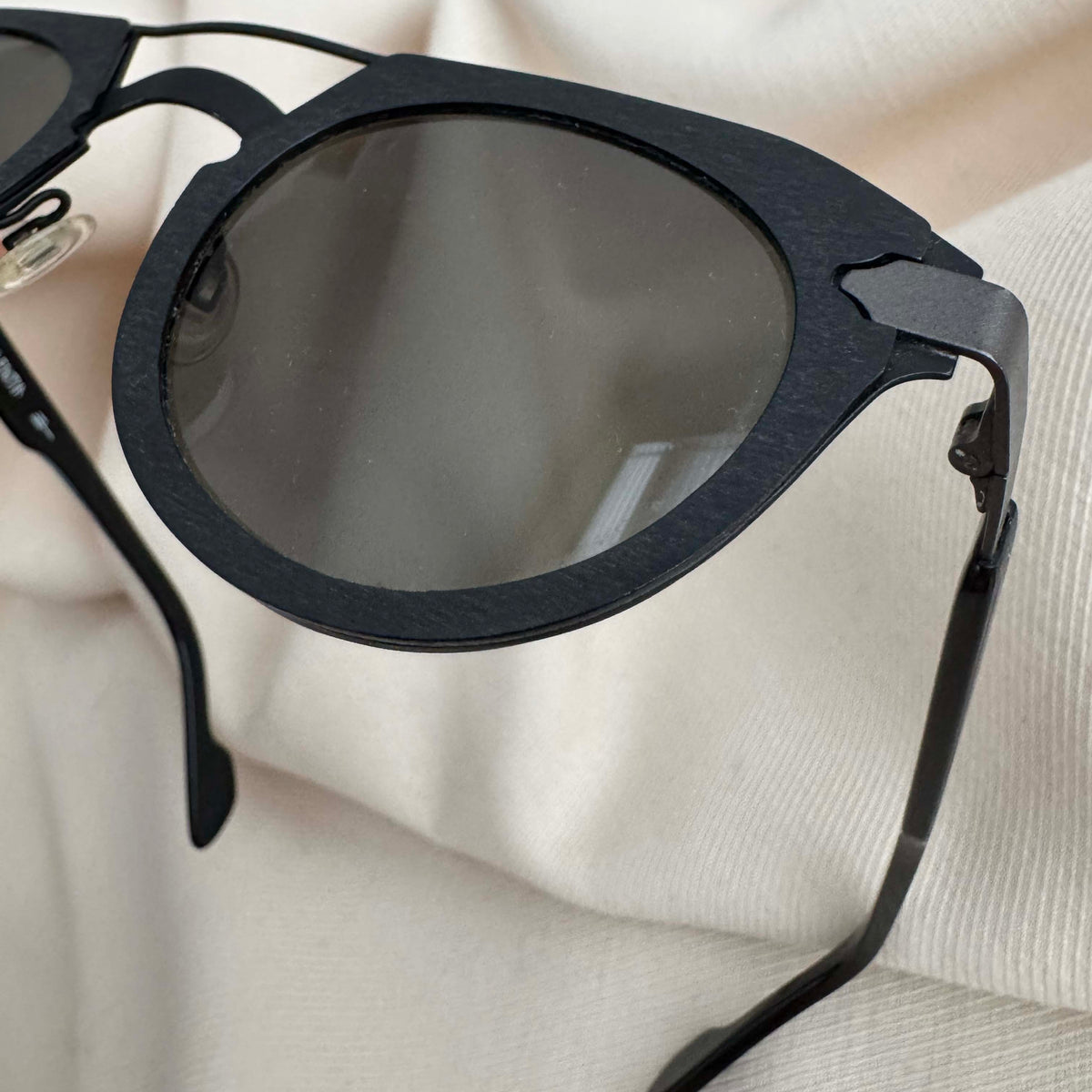 Anne et Valentin "SHERMAN" Aviator Sunglasses in Black/Grey