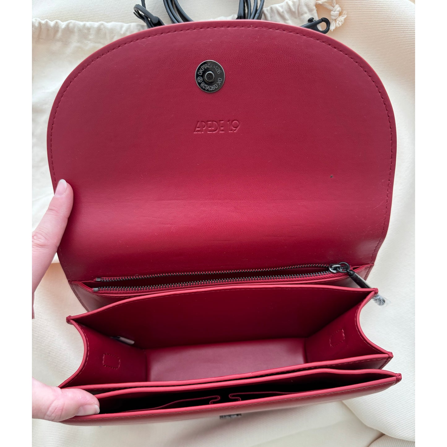 Apede Mod 1.9 Crescent Bag in Red