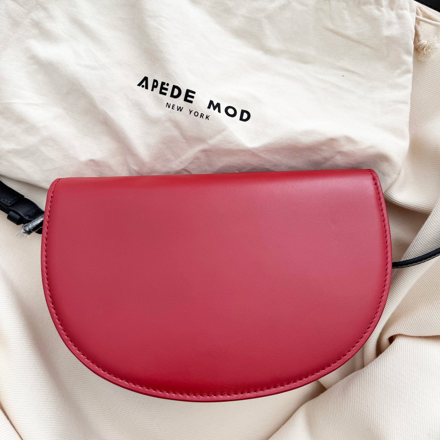 Apede Mod 1.9 Crescent Bag in Red