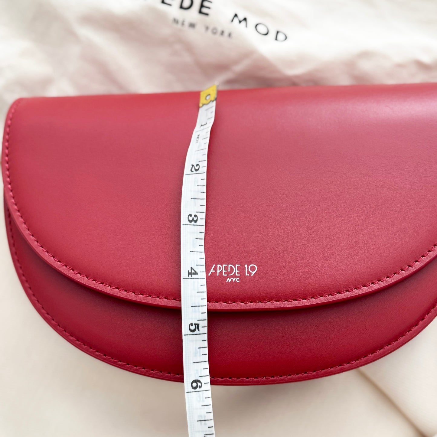 Apede Mod 1.9 Crescent Bag in Red