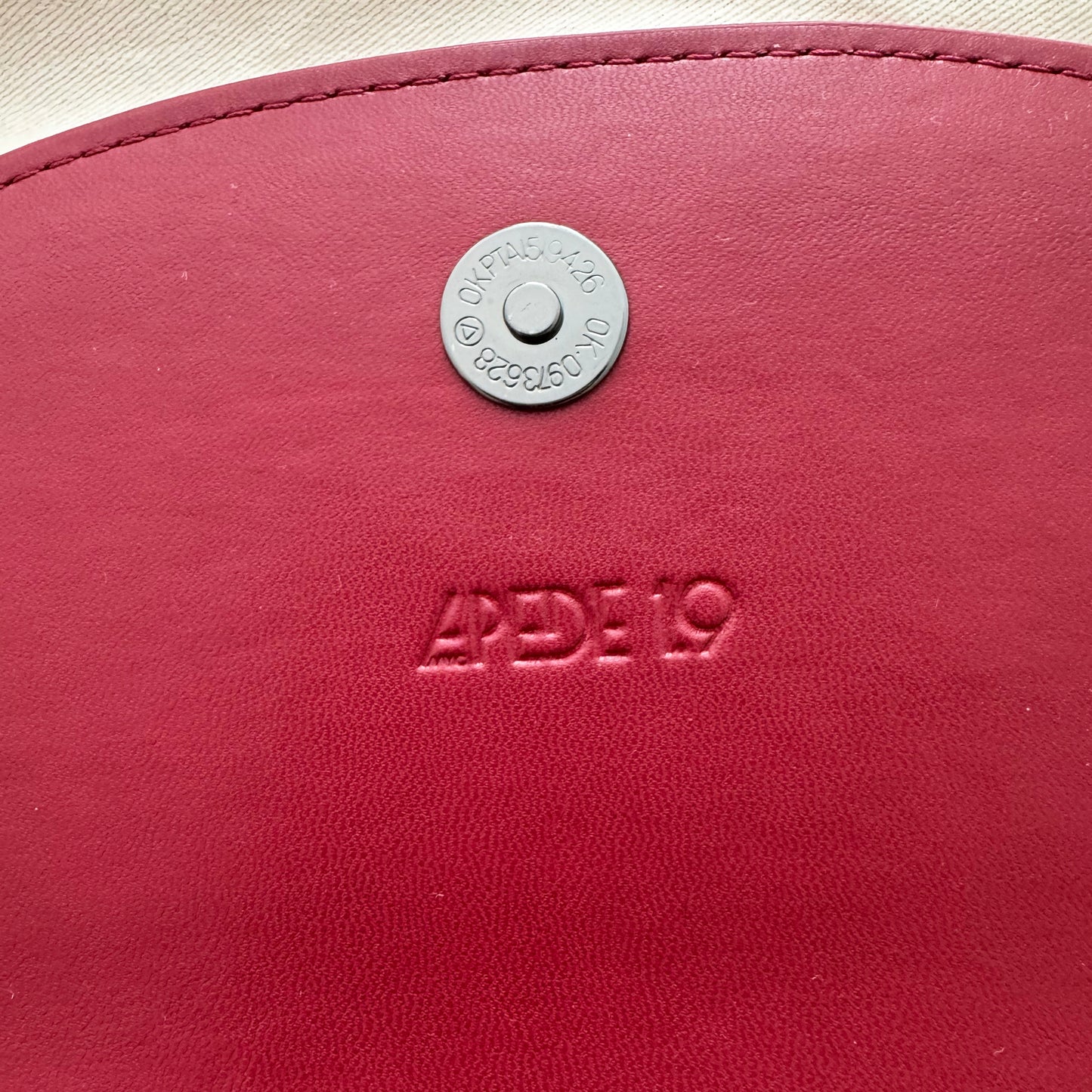 Apede Mod 1.9 Crescent Bag in Red