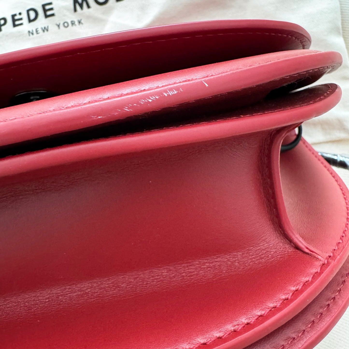 Apede Mod 1.9 Crescent Bag in Red