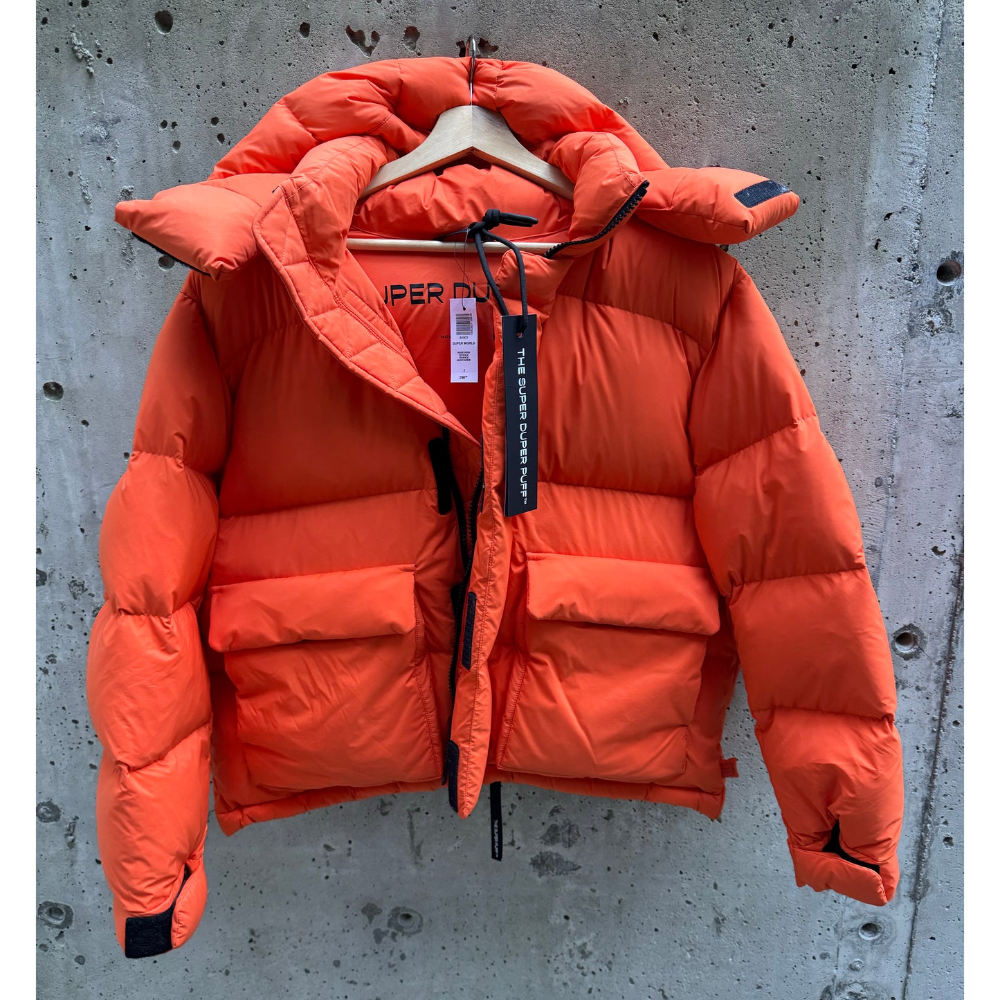 Aritzia Superpuff "Super World" in Mandarin Orange, size "2" (Medium)