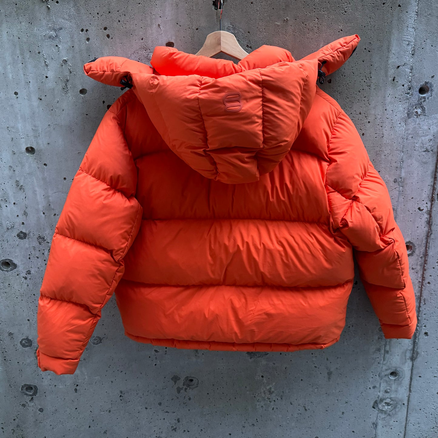 Aritzia Superpuff "Super World" in Mandarin Orange, size "2" (Medium)