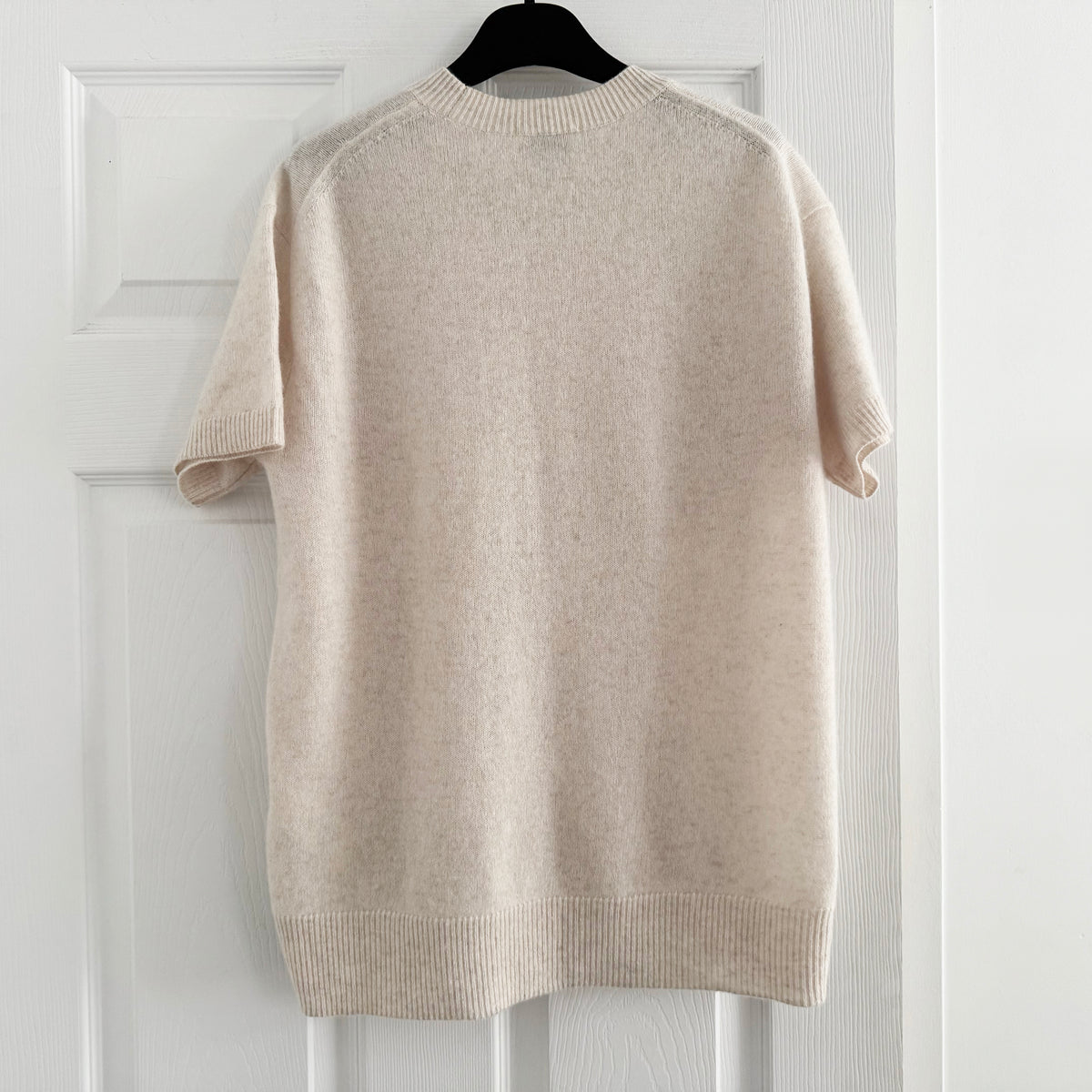 Aritzia Feather Cashmere Relaxed Short sleeve Sweater in heather light oatmeal, size XS (fits XS/S)