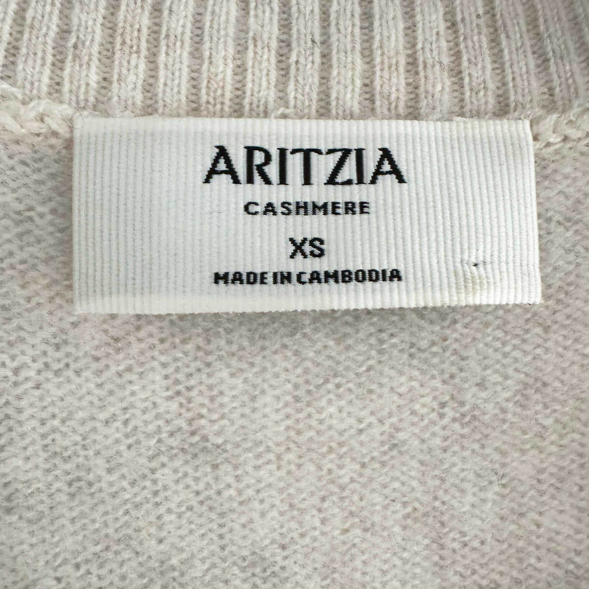 Aritzia Feather Cashmere Relaxed Short sleeve Sweater in heather light oatmeal, size XS (fits XS/S)