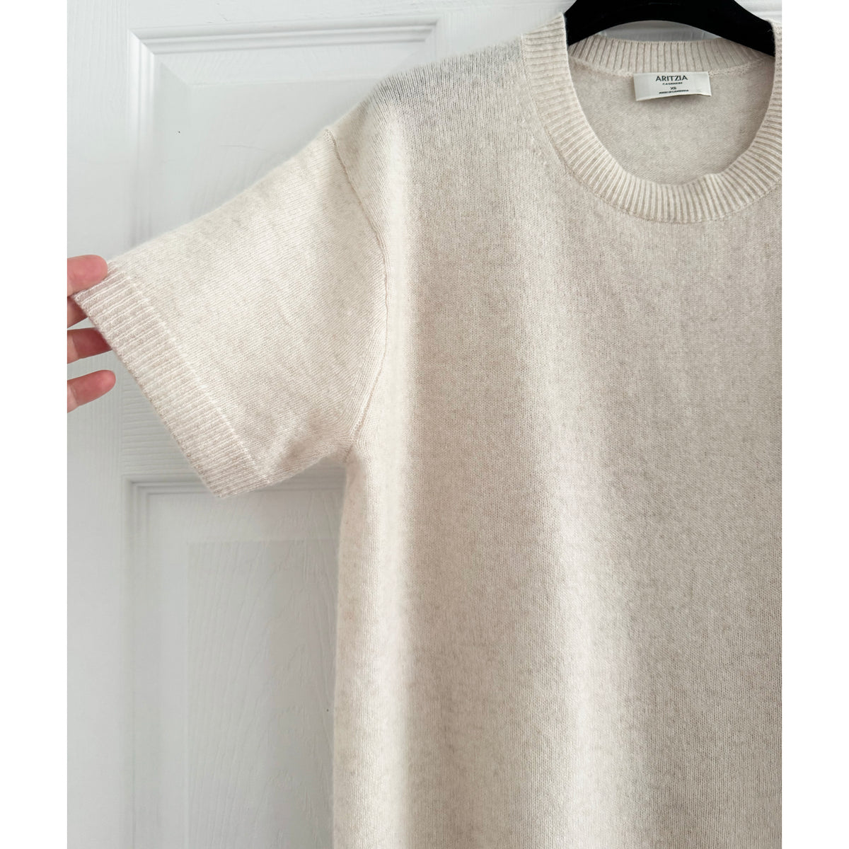 Aritzia Feather Cashmere Relaxed Short sleeve Sweater in heather light oatmeal, size XS (fits XS/S)