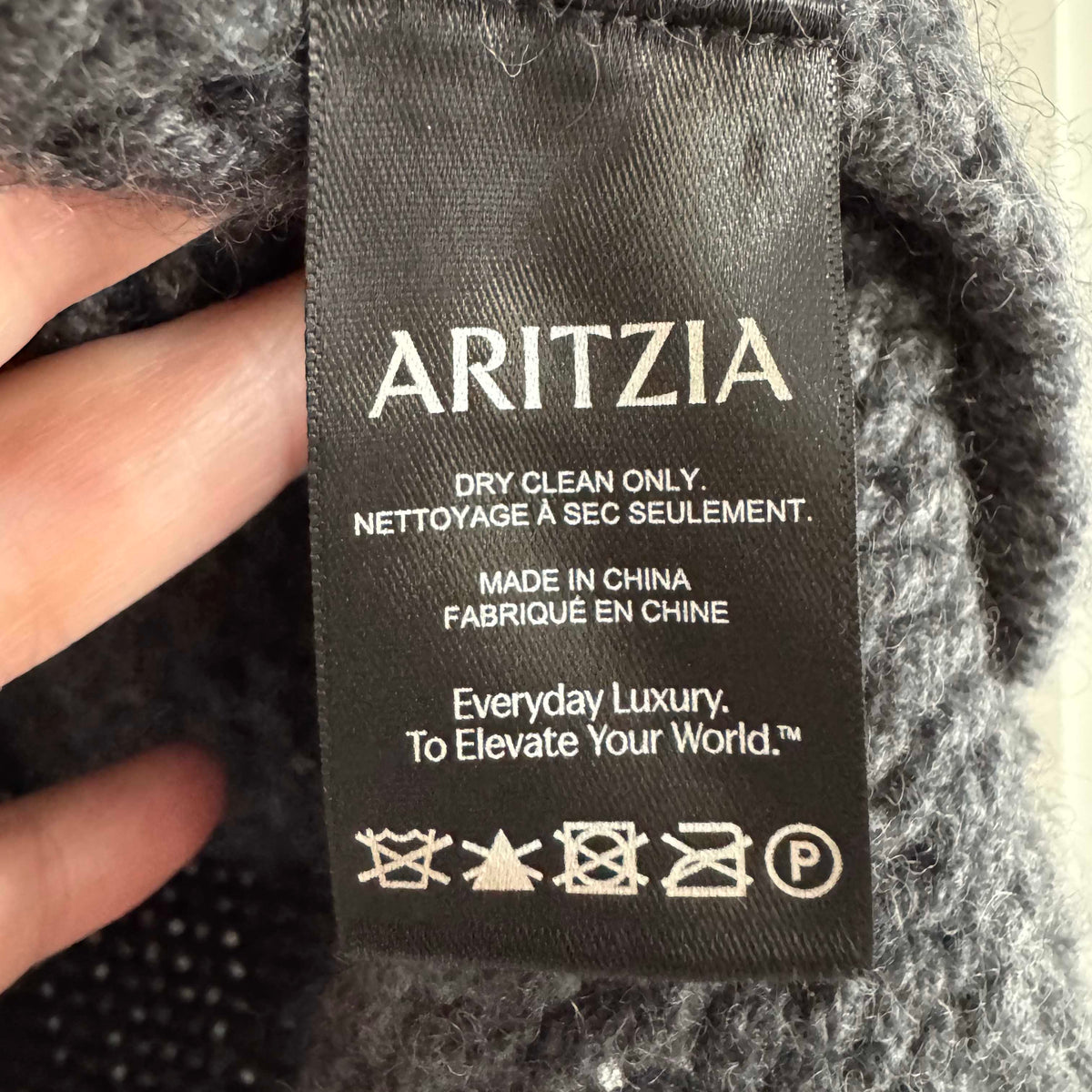 Aritzia Mesh Cashmere Oversized Crew Sweater in Dark Grey, size Small