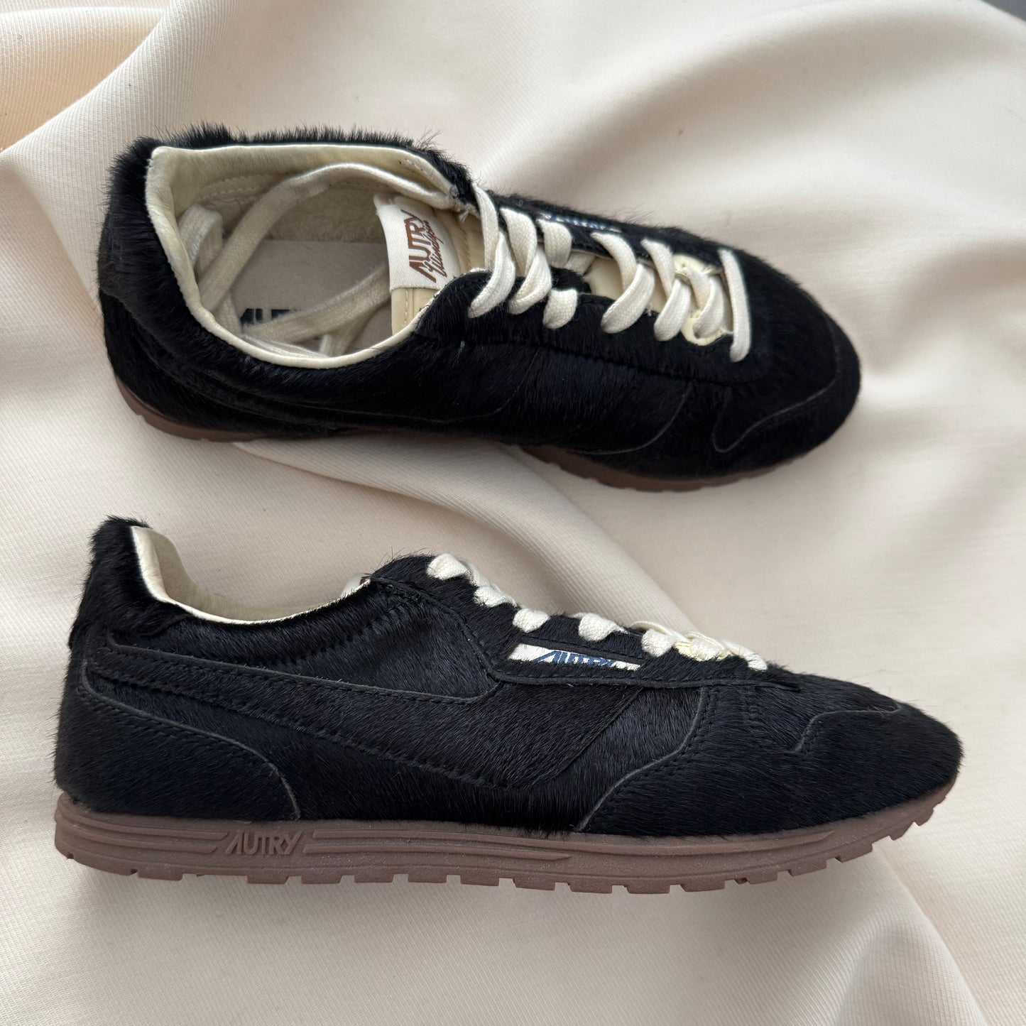 Autry "Windspin" Pony Hair Sneakers in Black, size 38