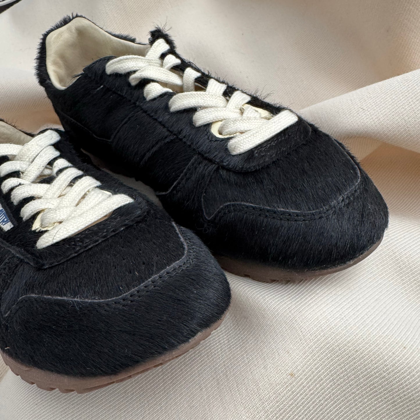 Autry "Windspin" Pony Hair Sneakers in Black, size 38
