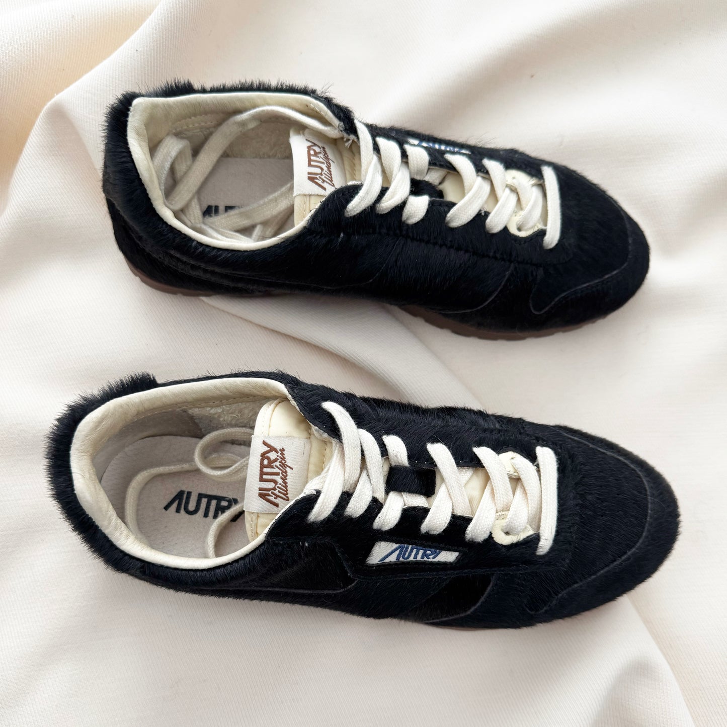 Autry "Windspin" Pony Hair Sneakers in Black, size 38