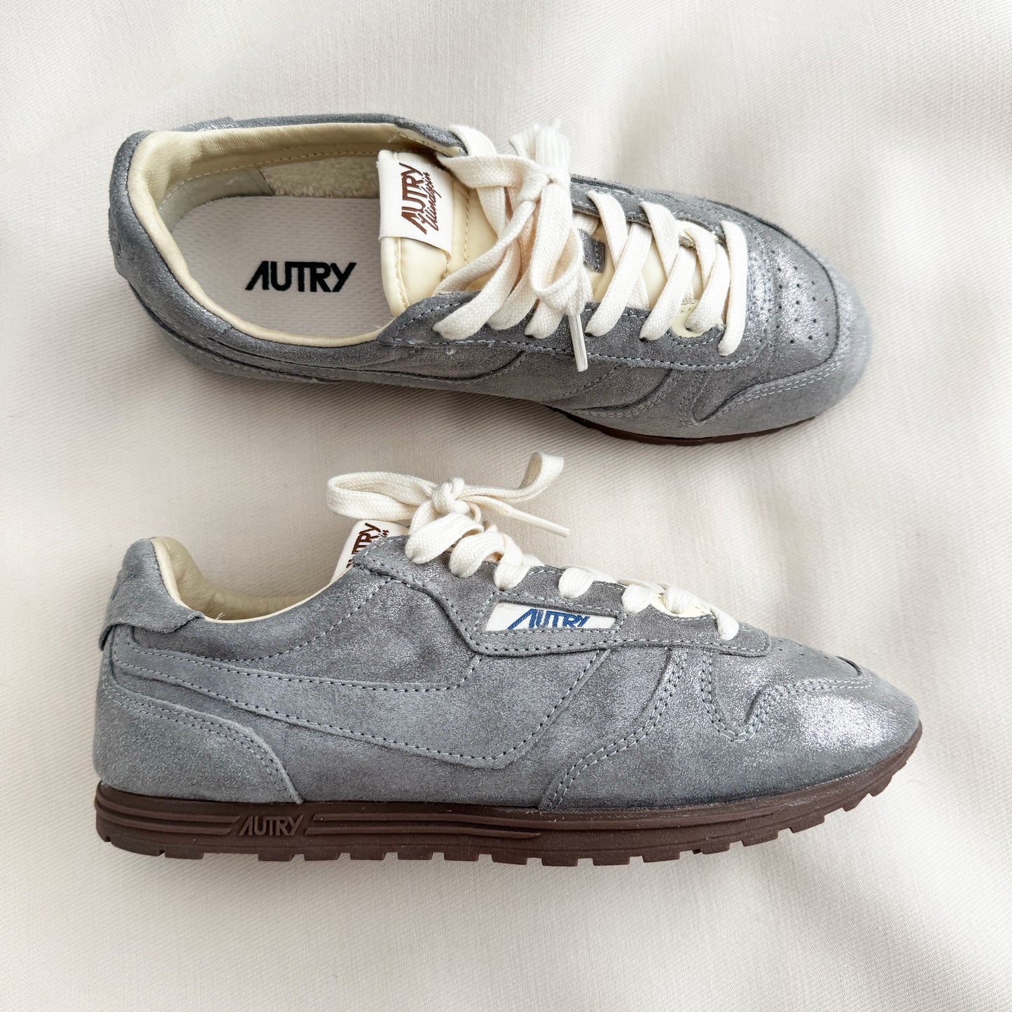 Autry "Windspin" Sneakers in Silver, size 38