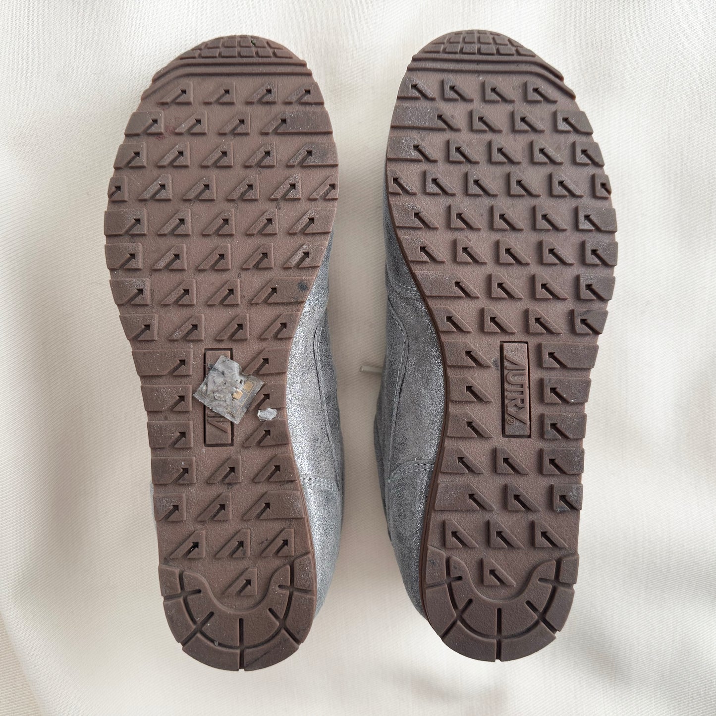 Autry "Windspin" Sneakers in Silver, size 38