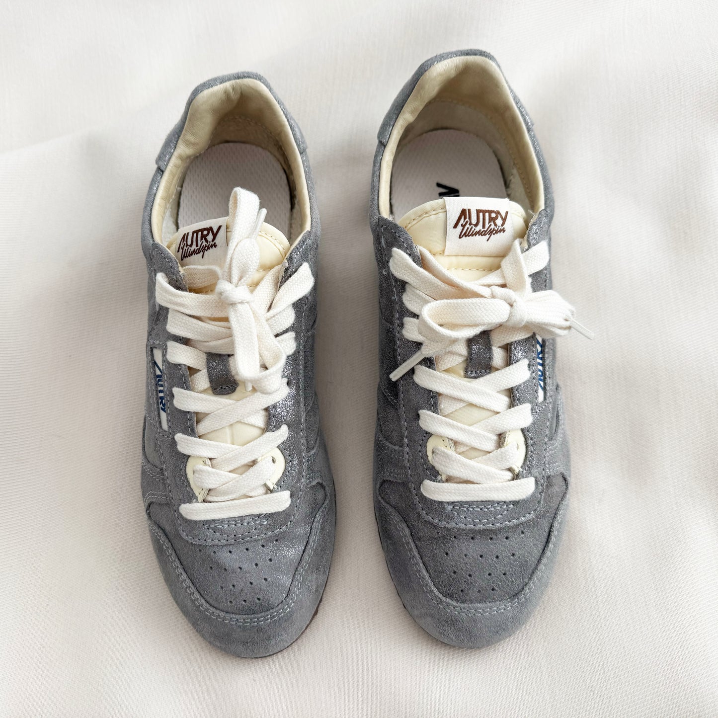 Autry "Windspin" Sneakers in Silver, size 38