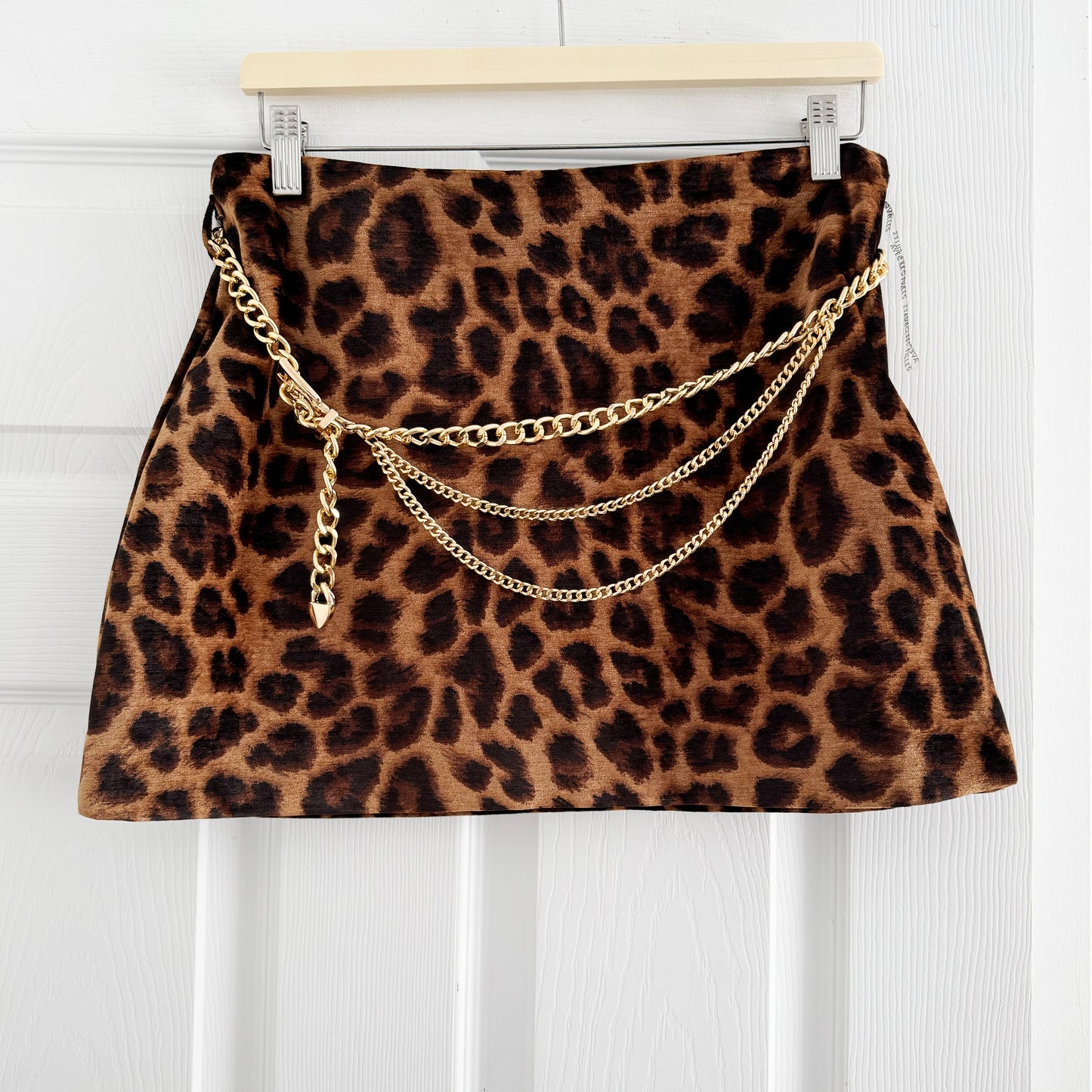 Avec Les Filles Chain Belt Leopard Print Mini Skirt, size 6