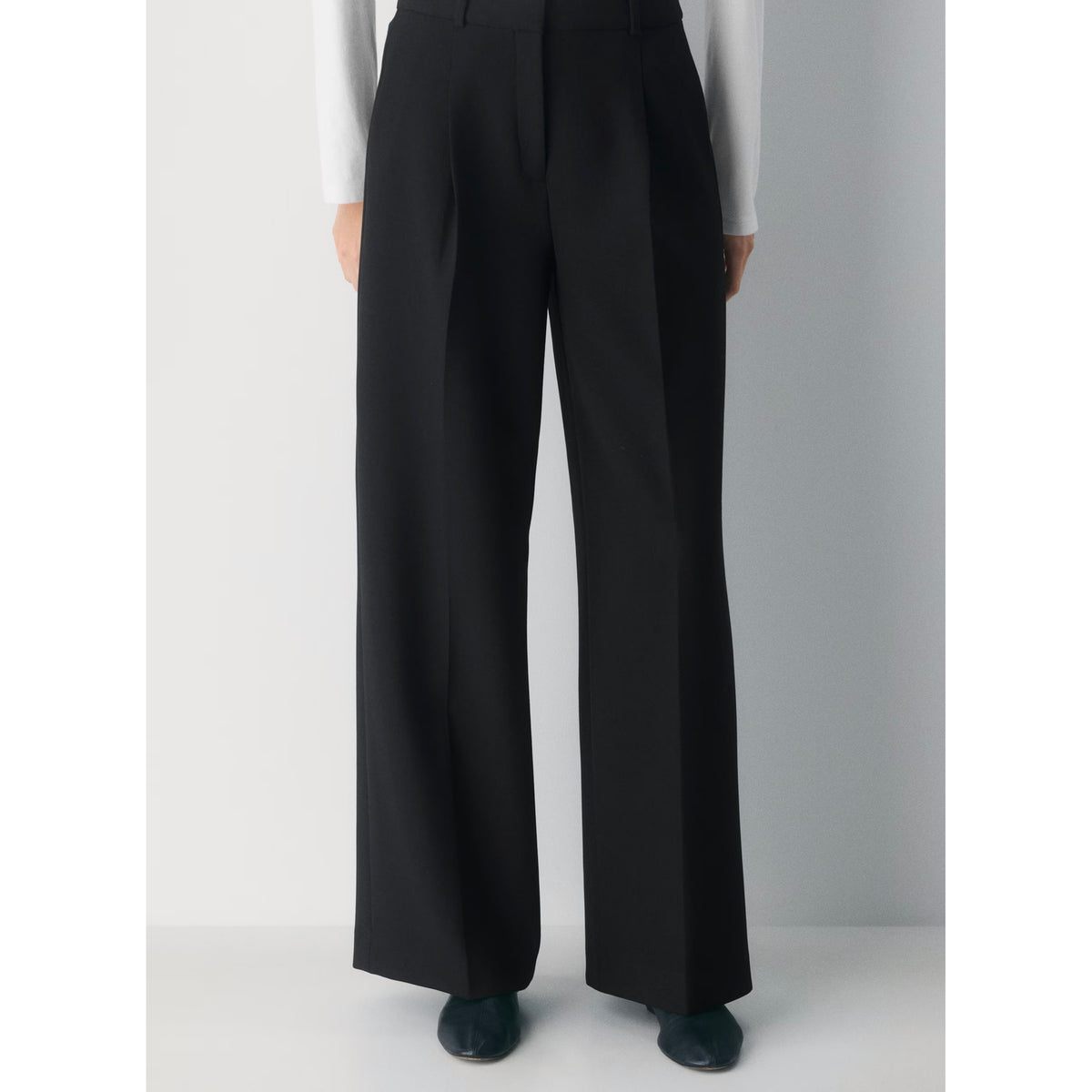 Babaton "Collins" Trouser in Black, size 6 ** HEMMED **
