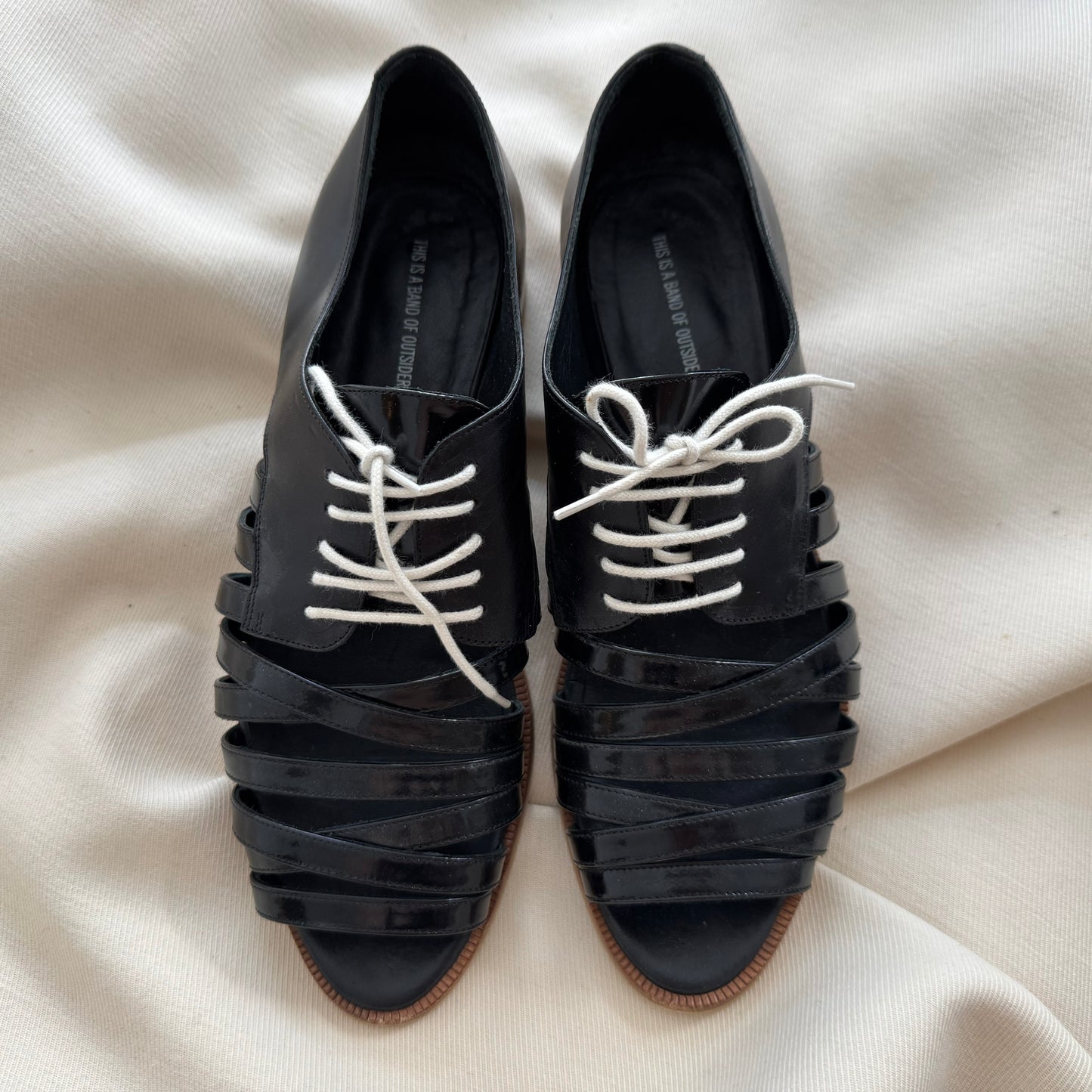 Band of Outsiders Strappy Derby's, size 40