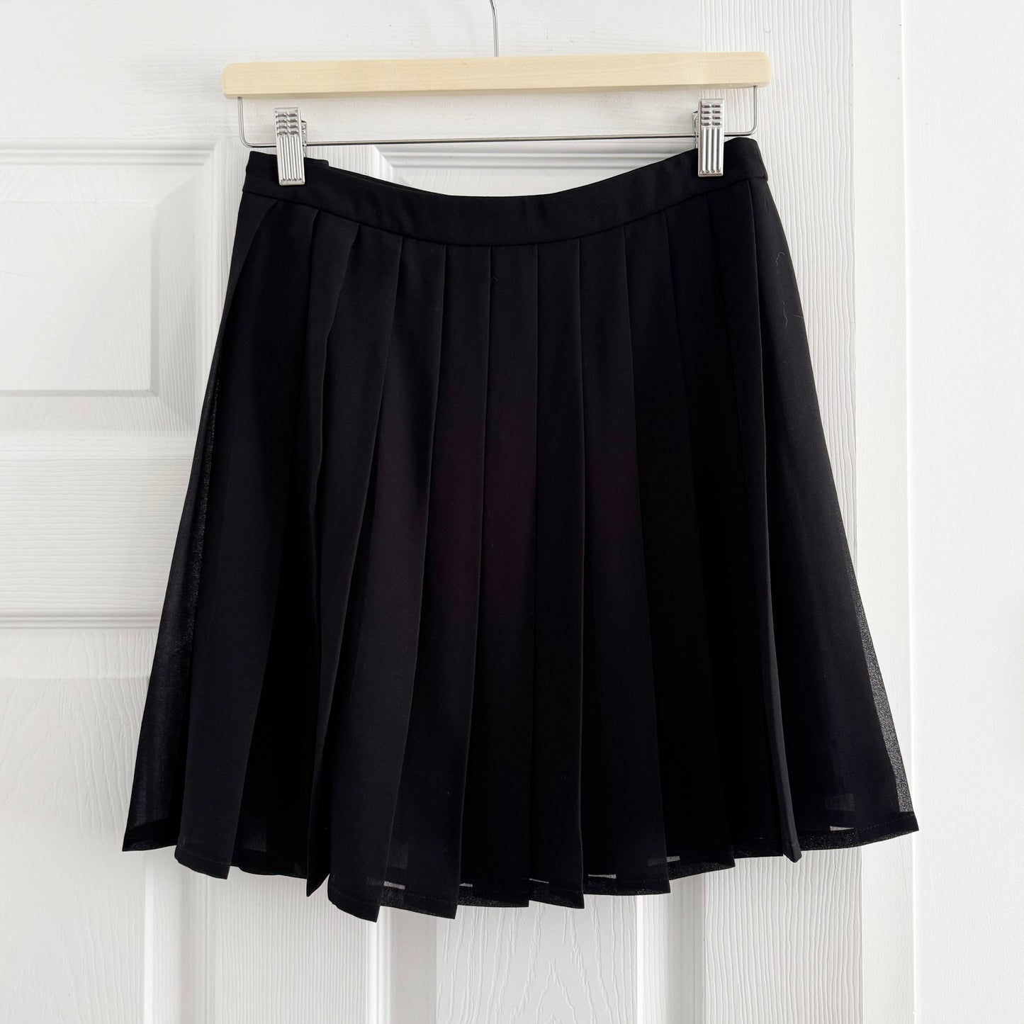 Barbara Bui Pleated Chiffon Mini Skirt in Black, size 36