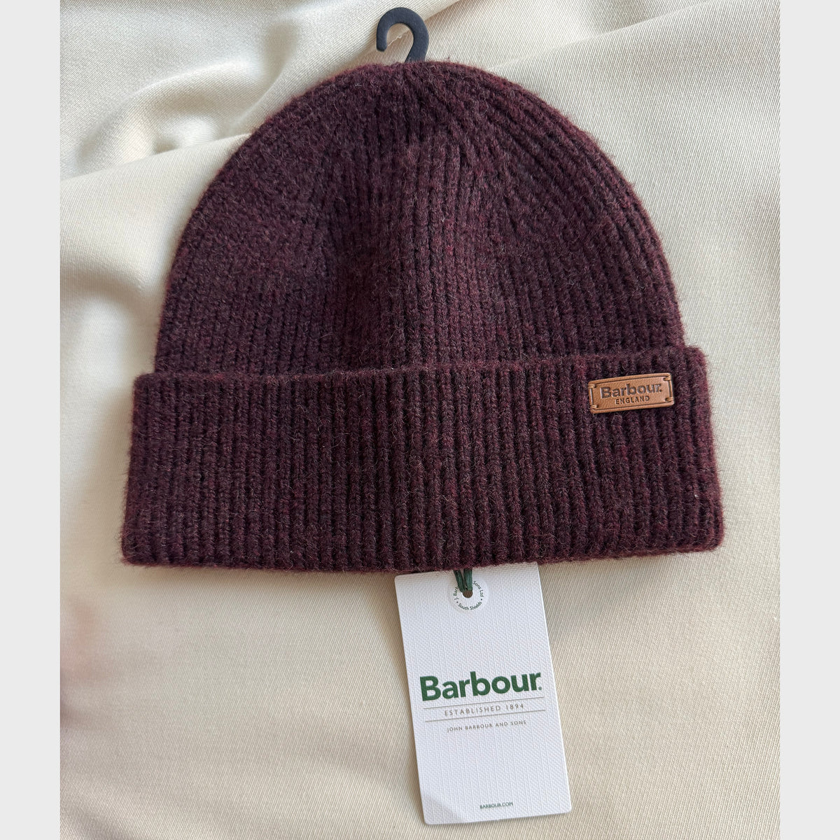 Barbour "Pendle" Beanie Hat in "Wine"