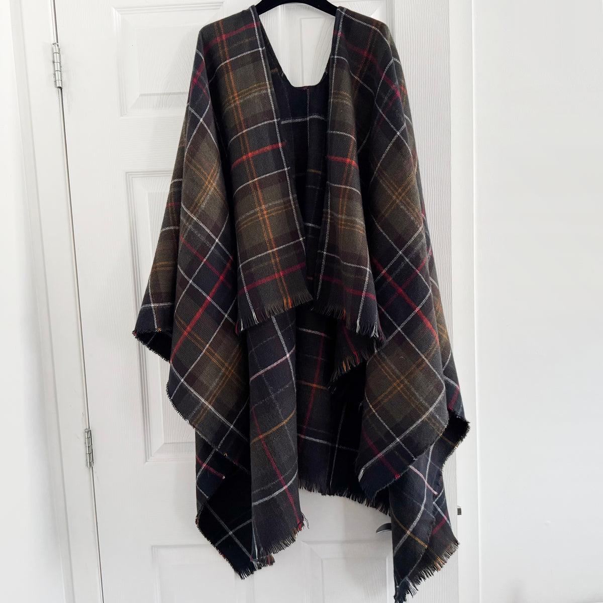 Barbour "Monteith" Shawl in Classic Tartan