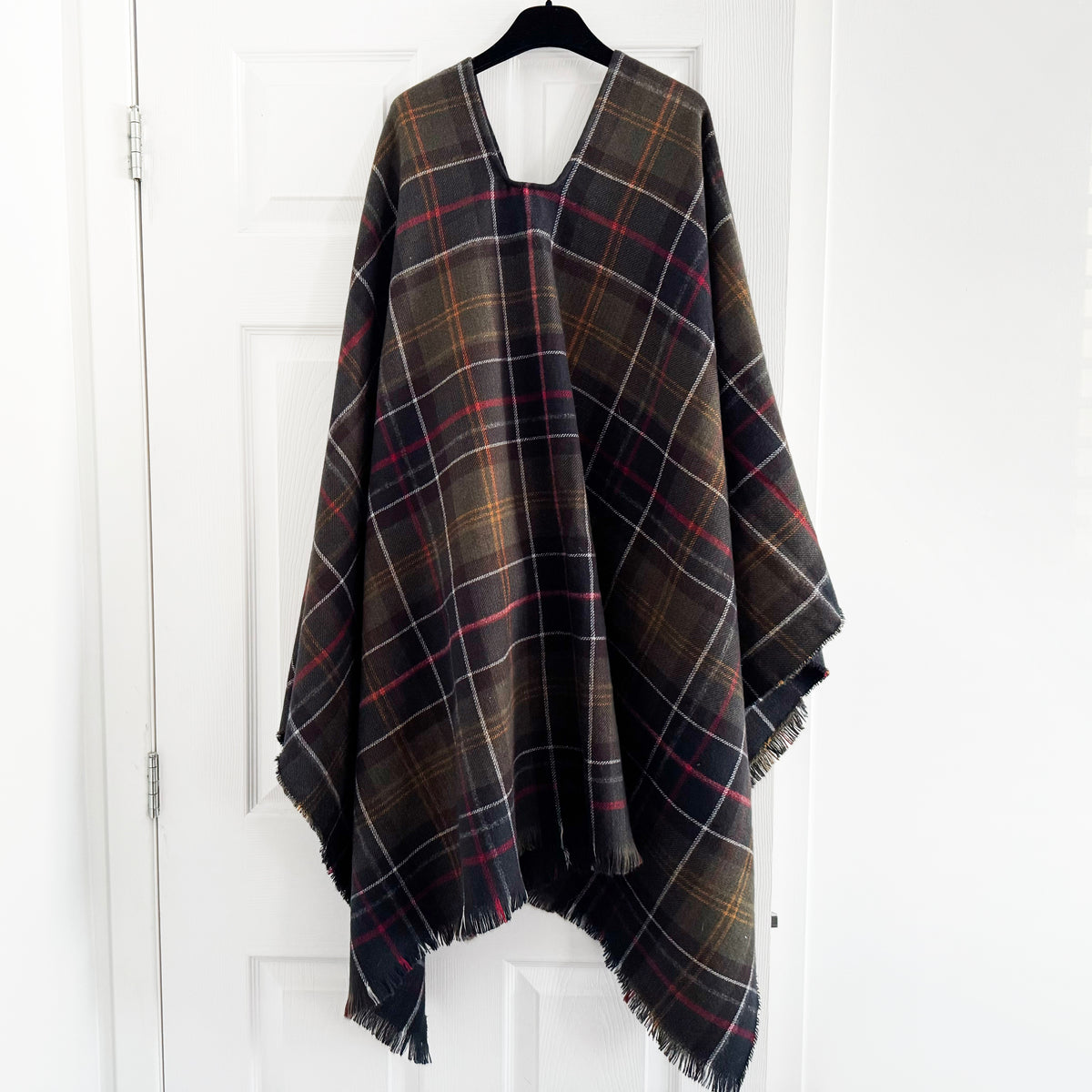 Barbour "Monteith" Shawl in Classic Tartan