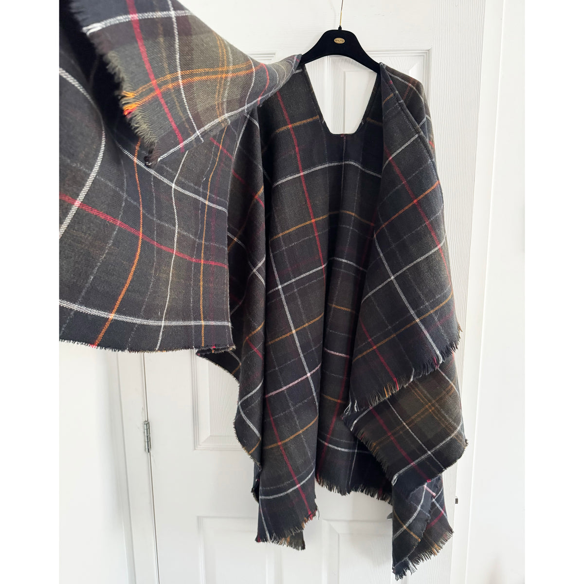 Barbour "Monteith" Shawl in Classic Tartan