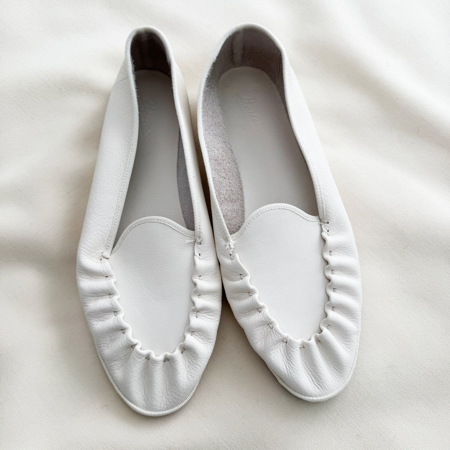 Bartels "Marygold" Moccasin Flats in Cream, size 41 (fits 10/10.5)