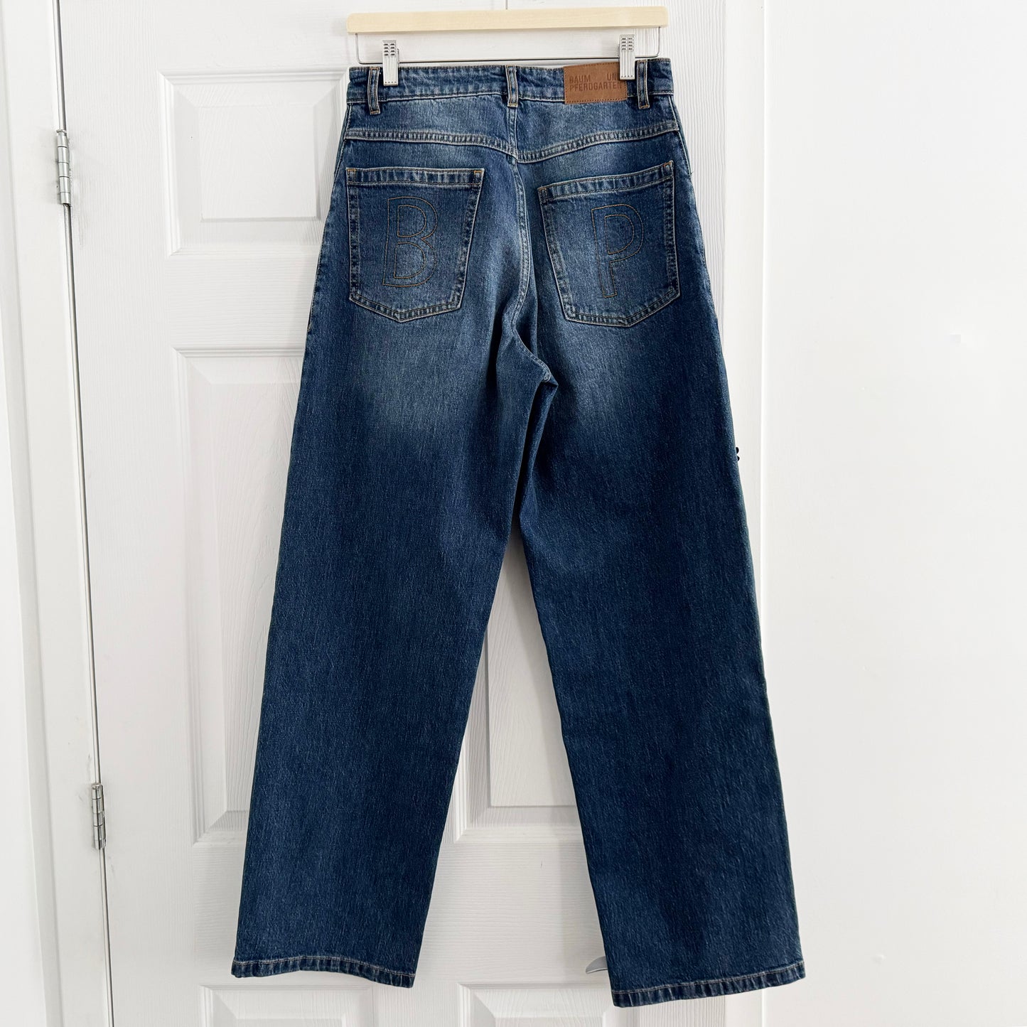 Baum und Pferdgarten "Narane" Flower Applique Jeans, size 36 (like 26/27 in jeans)