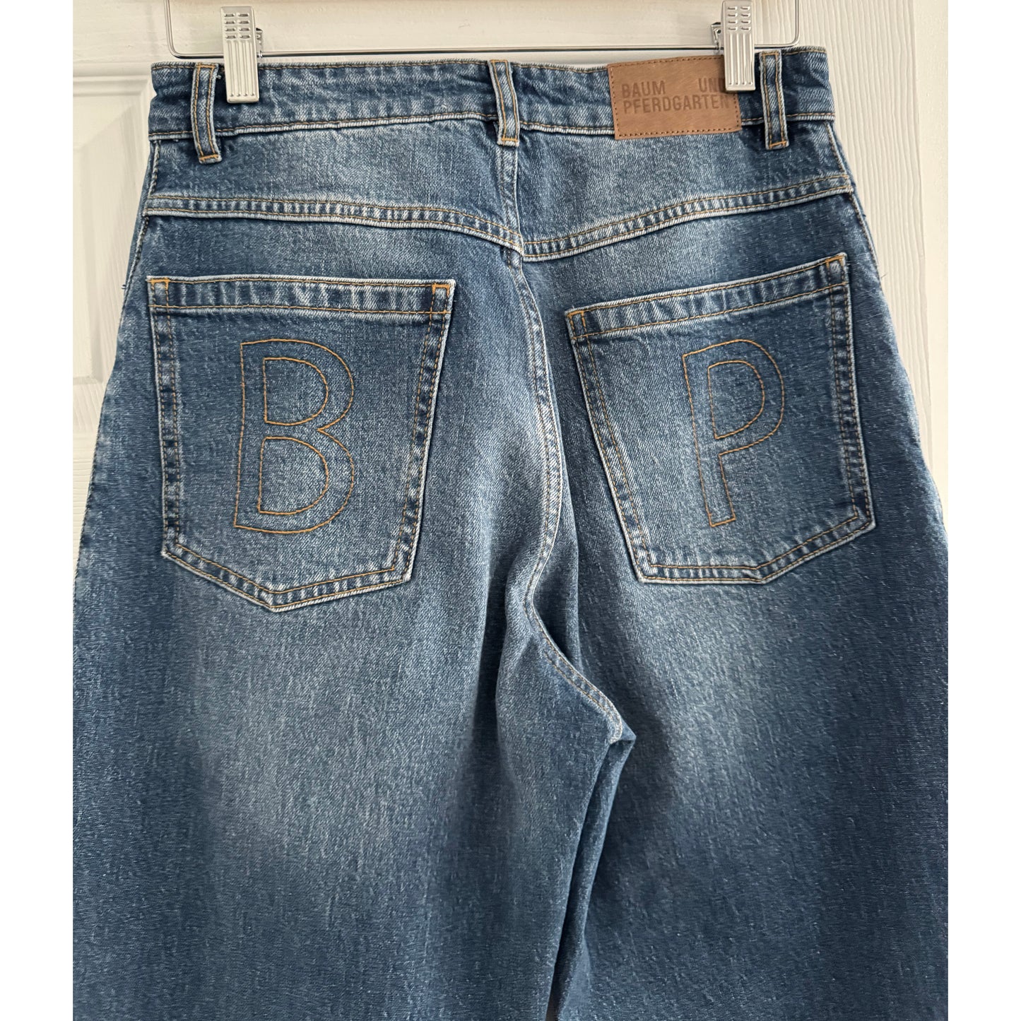 Baum und Pferdgarten "Narane" Flower Applique Jeans, size 36 (like 26/27 in jeans)