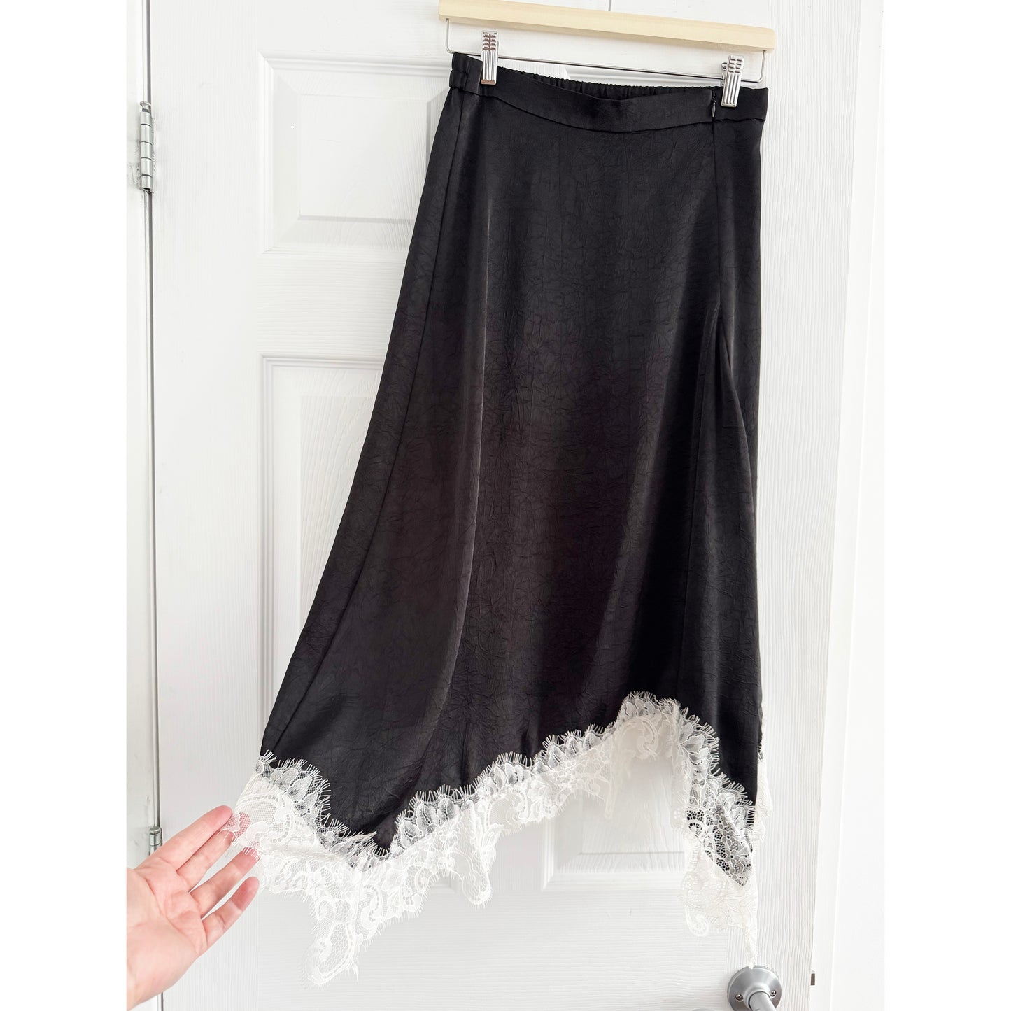 Baum und Pferdgarten Black Satin Skirt w Lace Trim, size 36