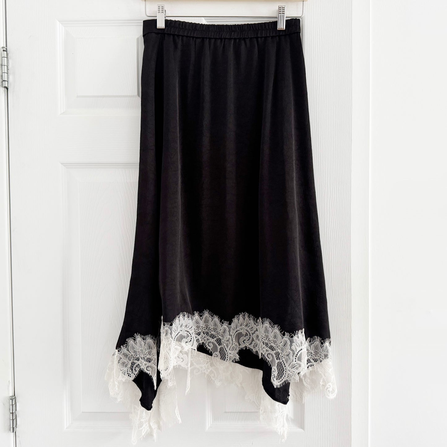 Baum und Pferdgarten Black Satin Skirt w Lace Trim, size 36