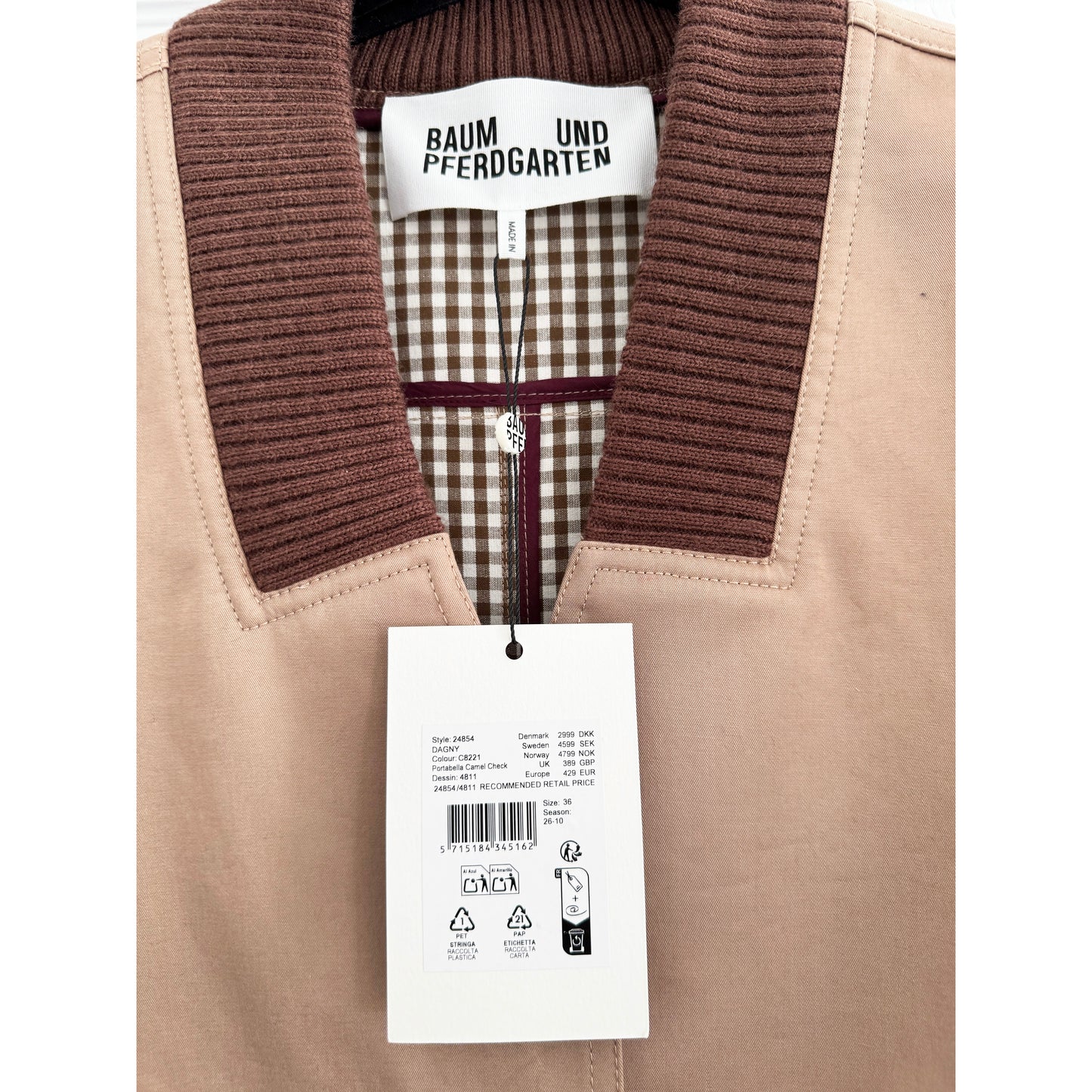 Baum und Pferdgarten "Dagny" Trench in "Portabella Camel Check", size 36 (fits size 4)