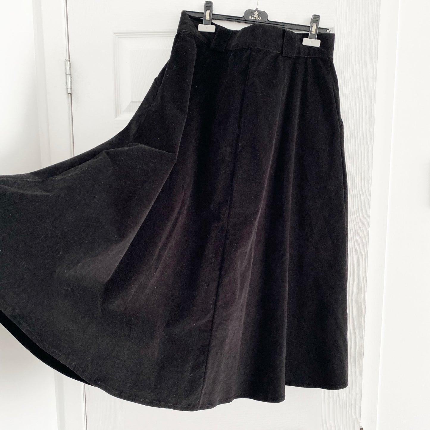 Behida Dolic Black Corduroy A-Line Skirt, size Large (fits Medium)