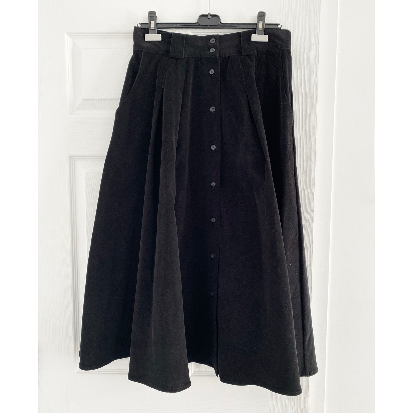 Behida Dolic Black Corduroy A-Line Skirt, size Large (fits Medium)