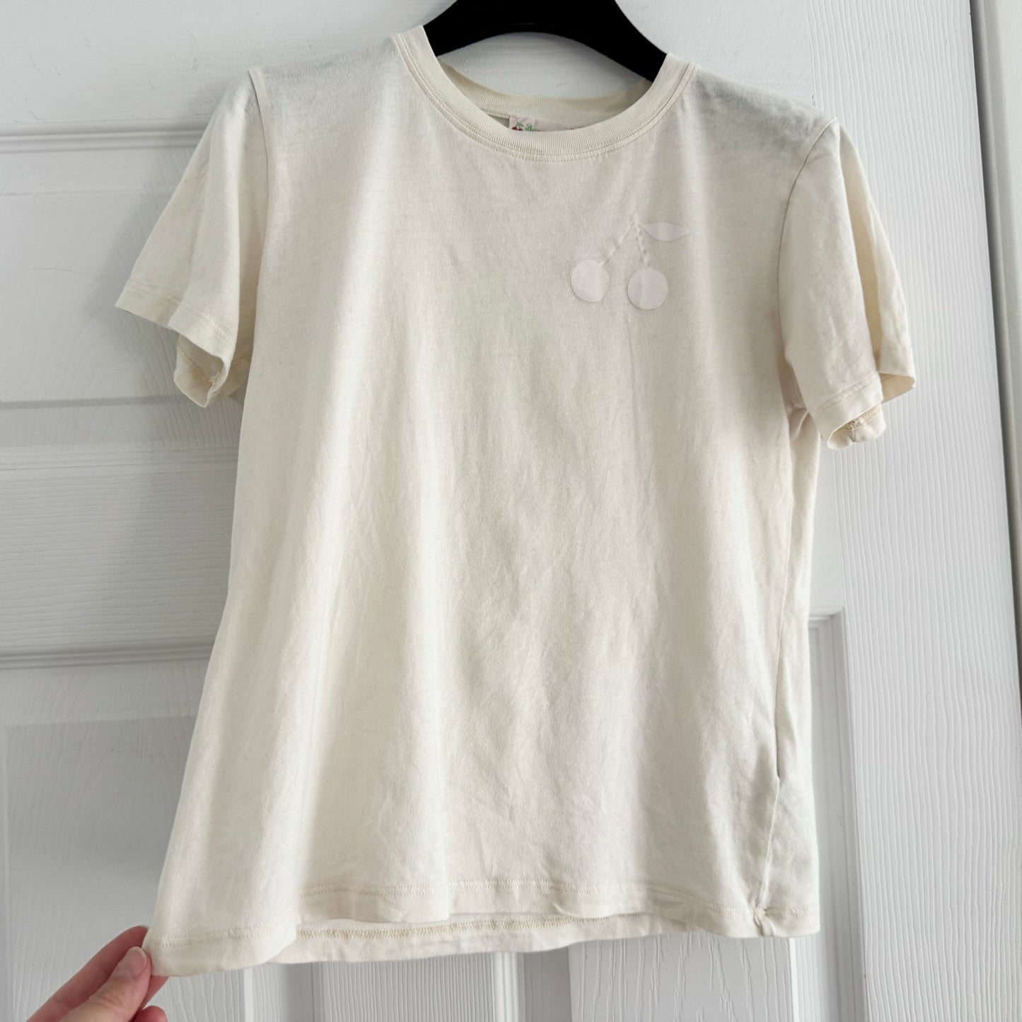 ** KIDS ** Bonpoint Short Sleeve Cherry Logo T-shirt in Off-White, size 10 years
