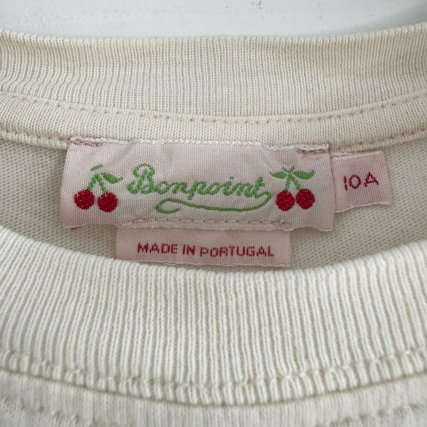 ** KIDS ** Bonpoint Short Sleeve Cherry Logo T-shirt in Off-White, size 10 years