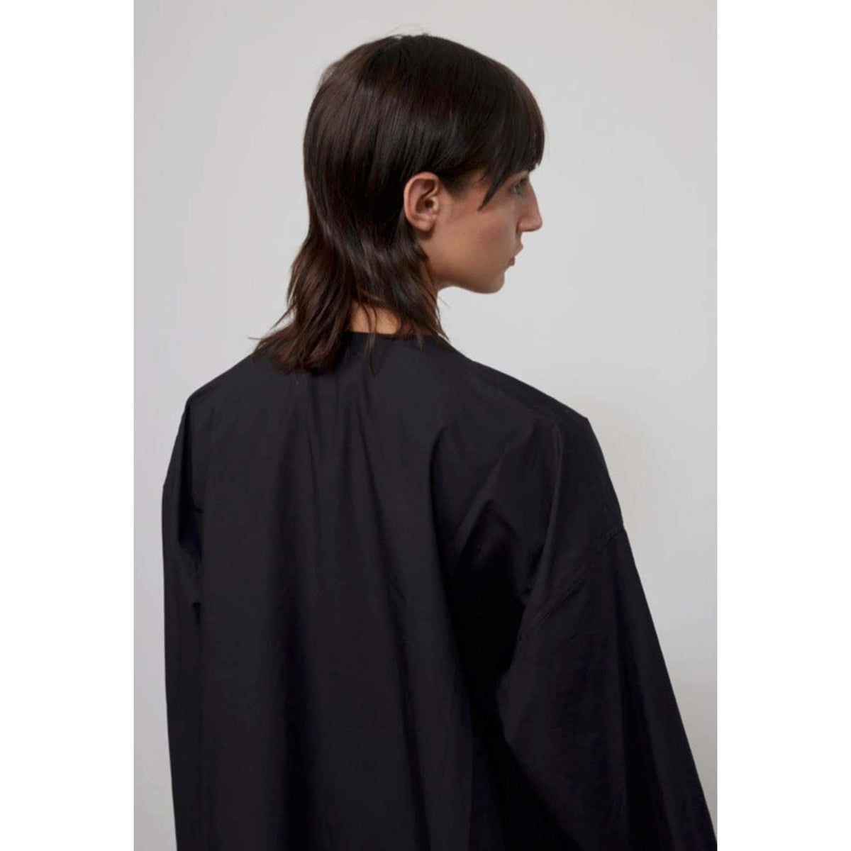 B-Sides "Elda" Shirt in Black, size XS/S