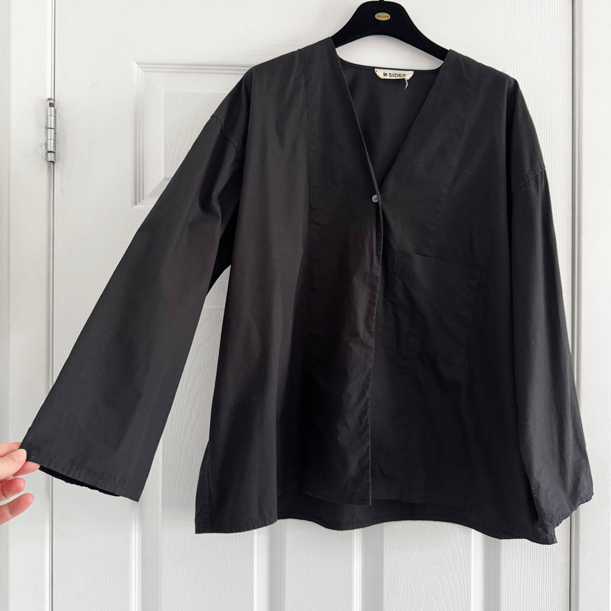 B-Sides "Elda" Shirt in Black, size XS/S