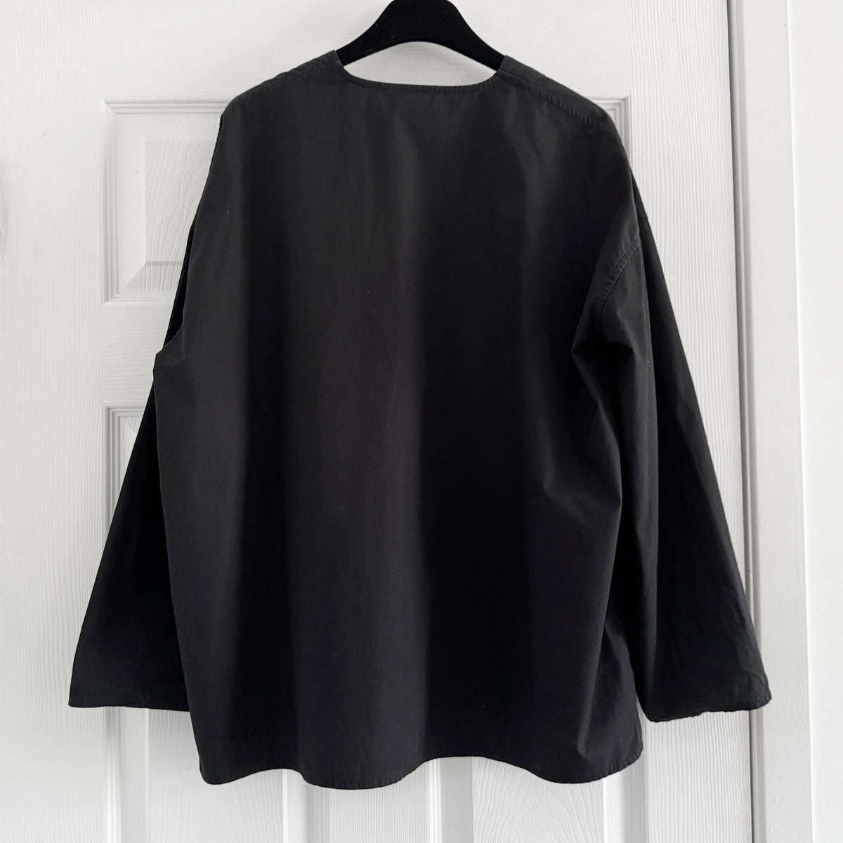 B-Sides "Elda" Shirt in Black, size XS/S