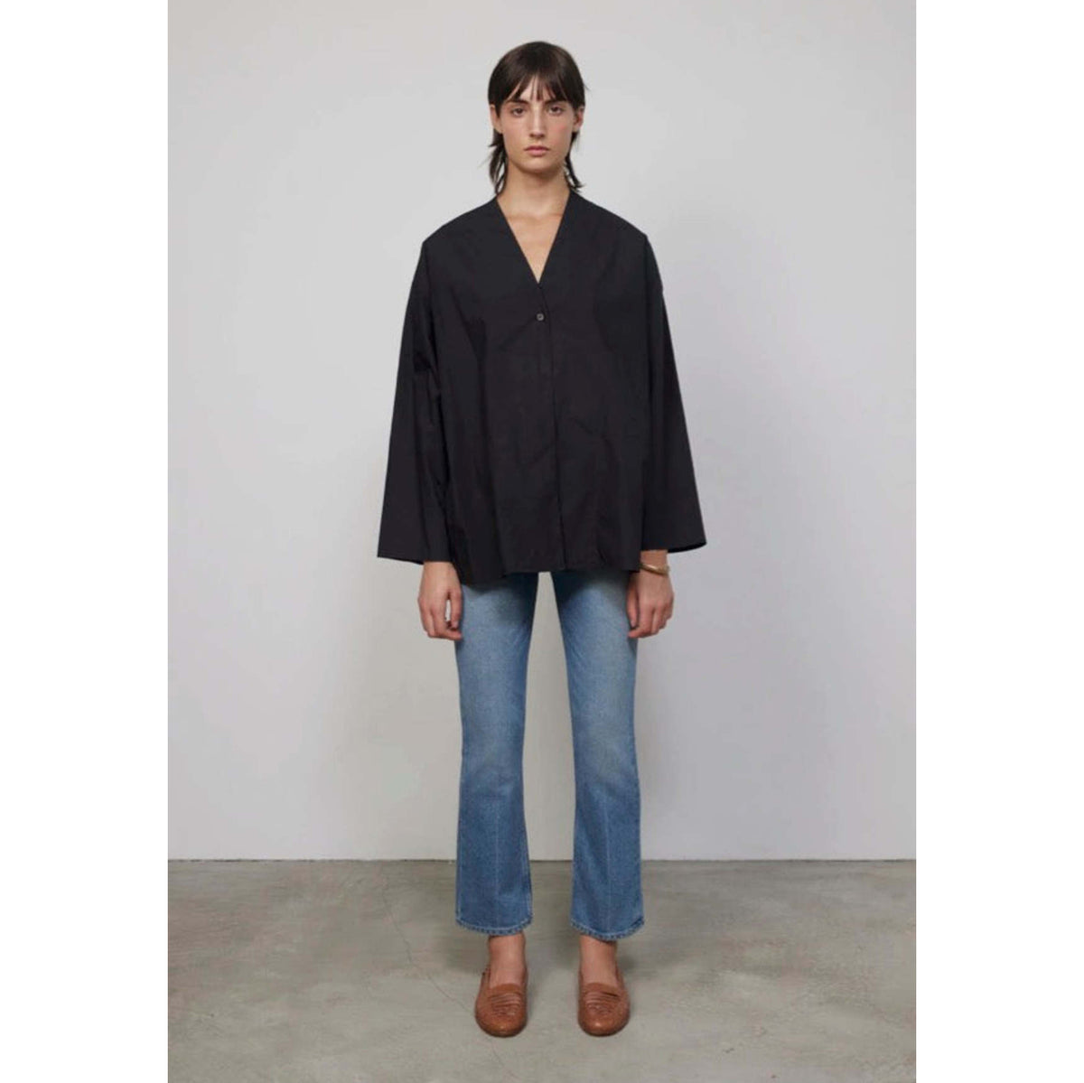 B-Sides "Elda" Shirt in Black, size XS/S