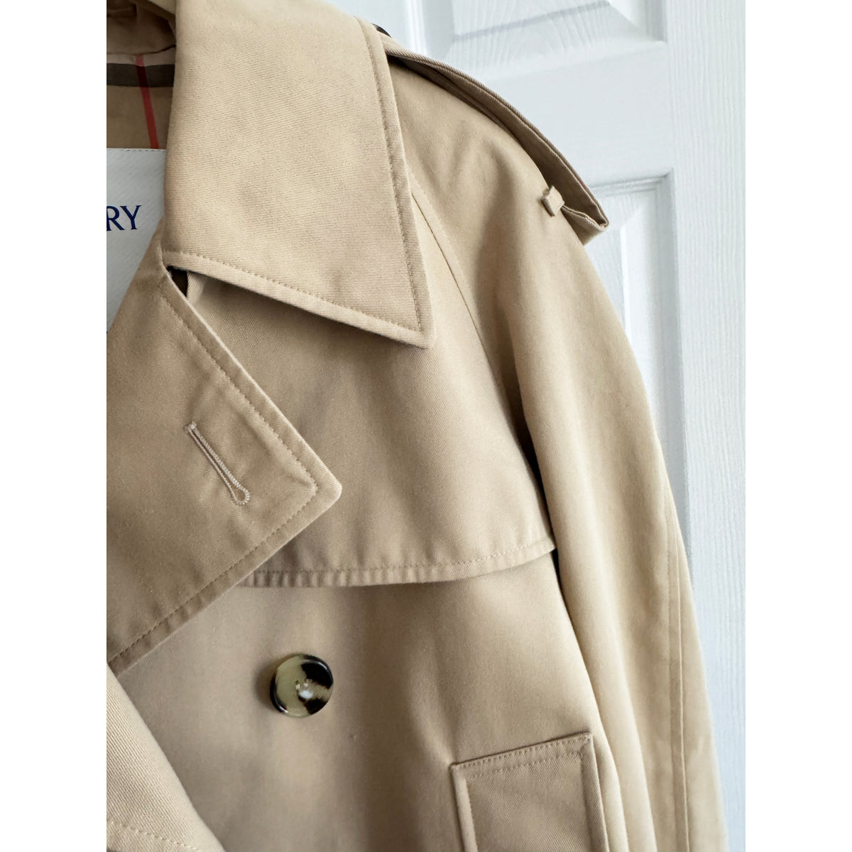 BURBERRY Cropped Gabardine Trench Jacket in Beige, size 10US