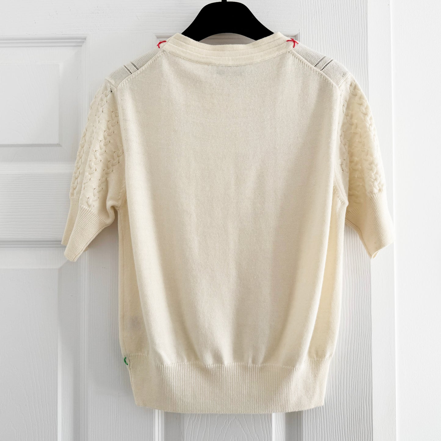 Pull court « Cross Stitch » en laine mérinos blanche Carven, Taille S (convient comme XS)