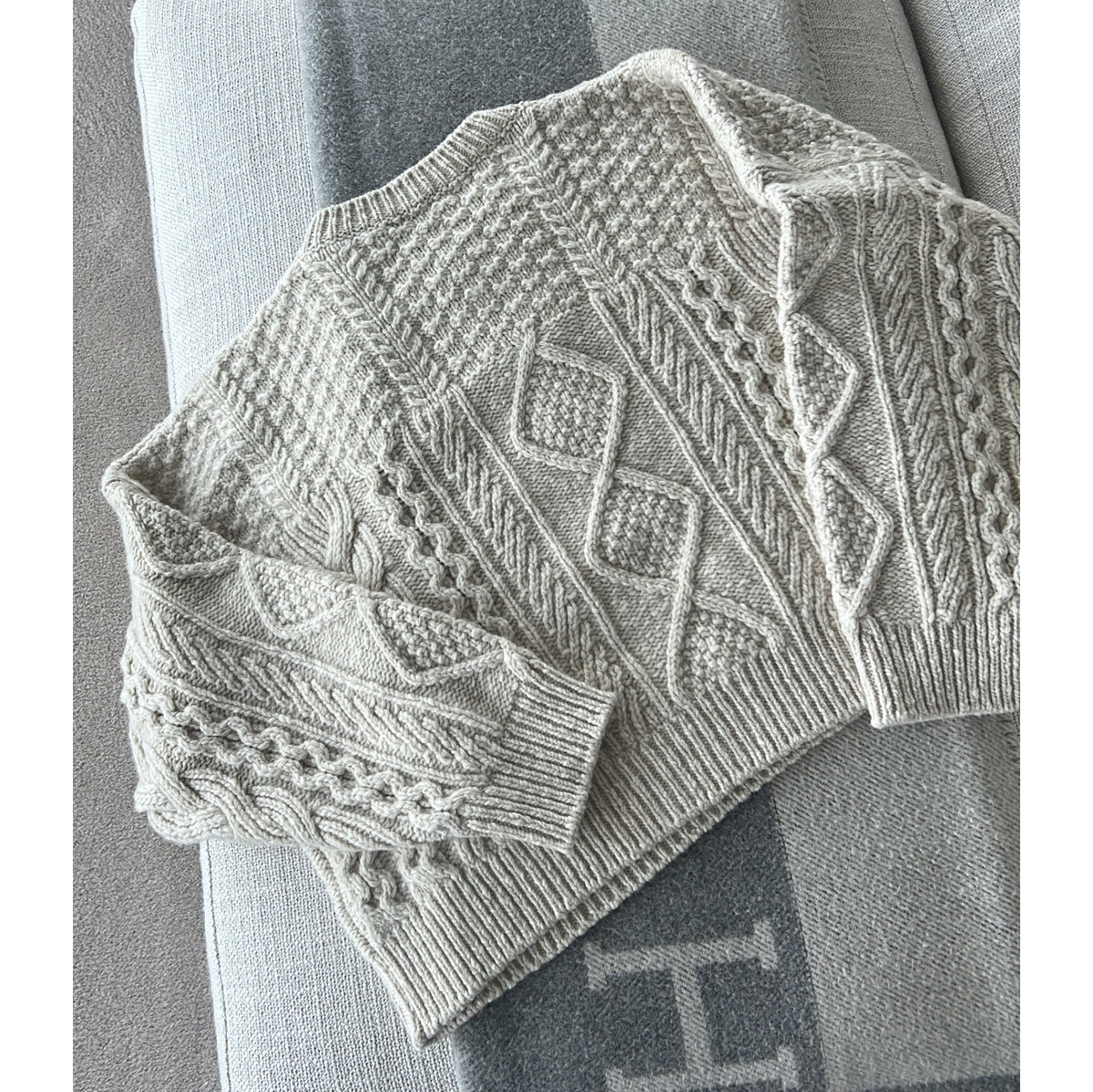 Celine Triomphe Crew Neck Aran Wool Sweater in Off-White , size Medium